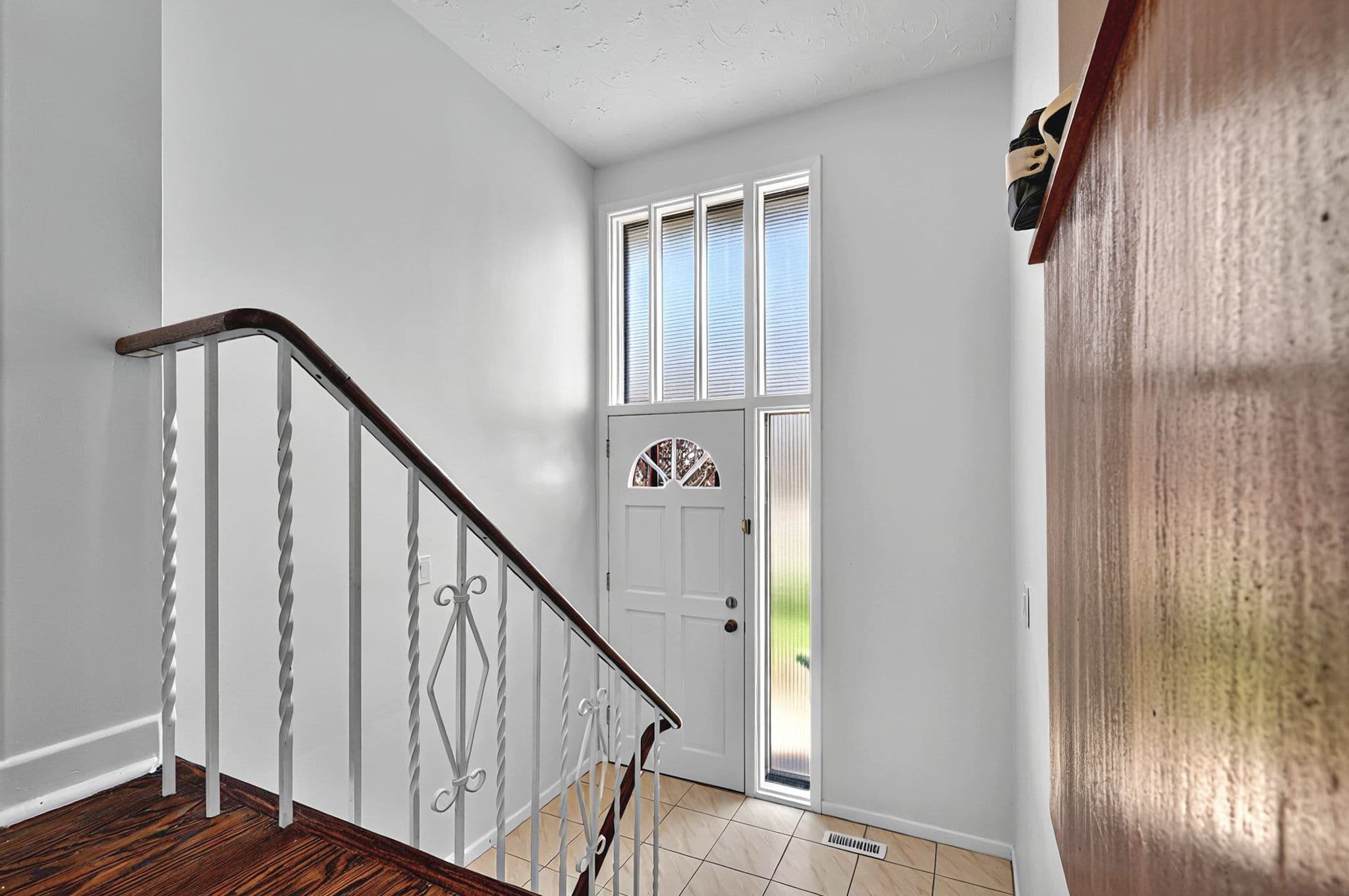 101 Greenbush Rd Toronto, ON M2M 1P5