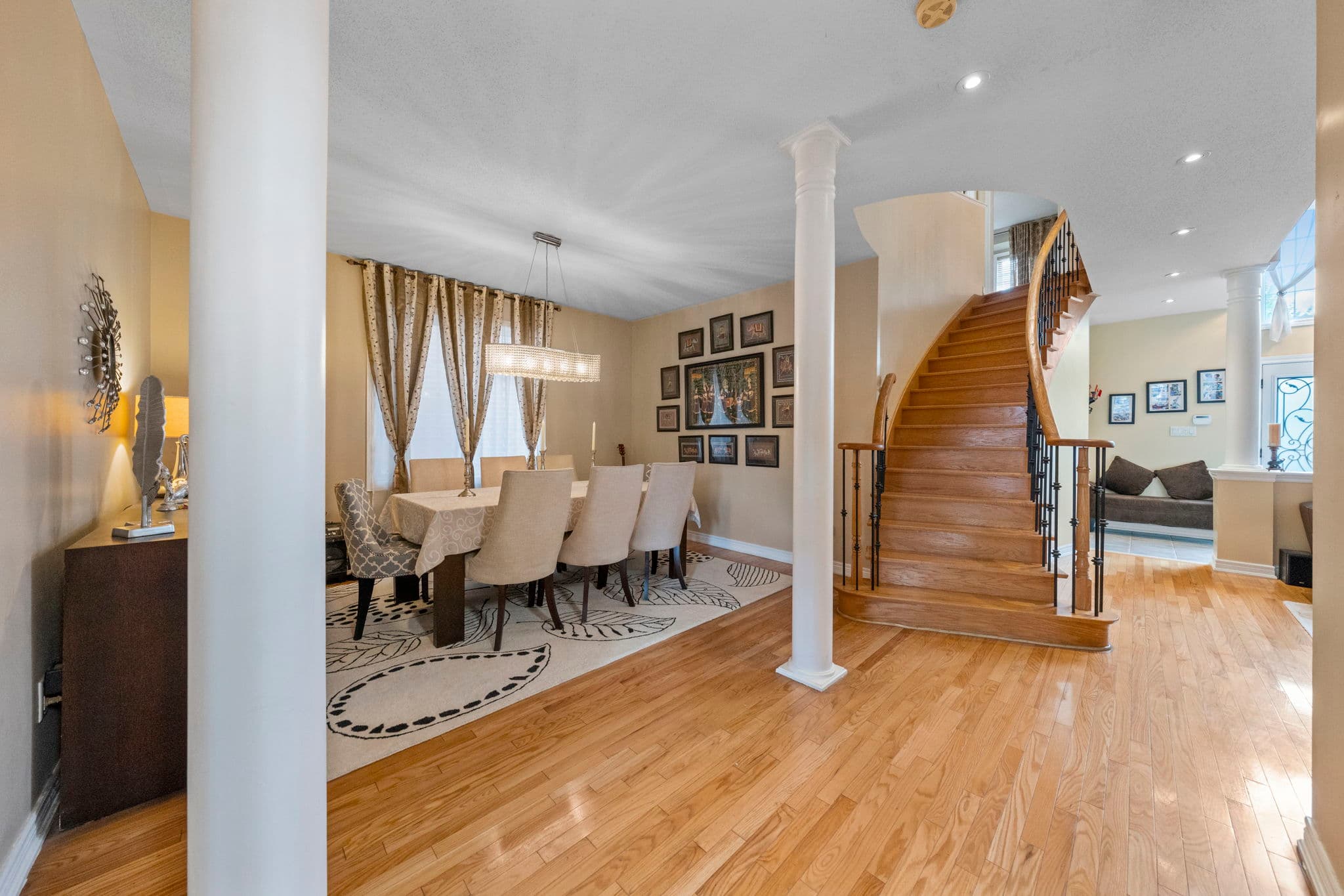 101 Jefferson Forest Dr Richmond Hill, ON L4E 4J4