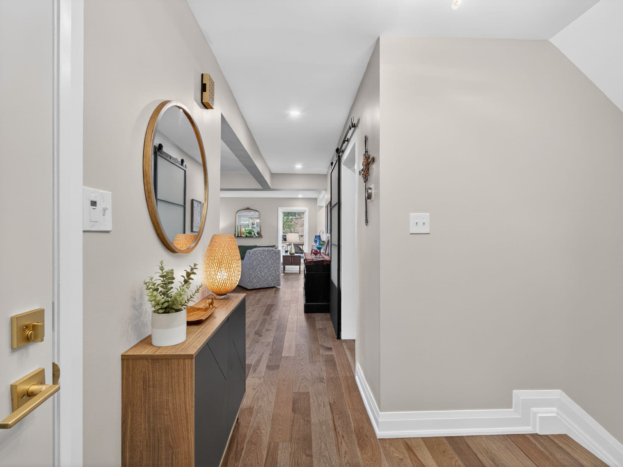 103 Eleanor Cir Richmond Hill, ON L4C 6K6
