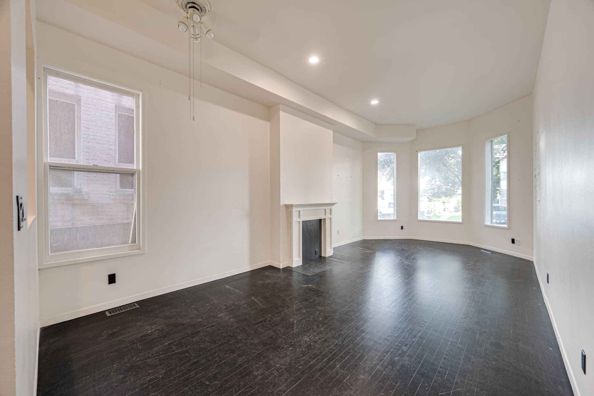 103 Gloucester St Toronto, ON M4Y 1M2