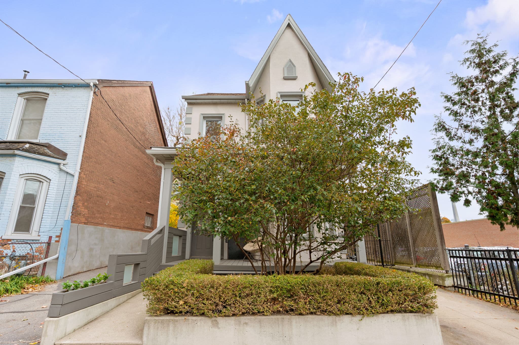 103 Manning Ave Toronto, ON M6J 2K6