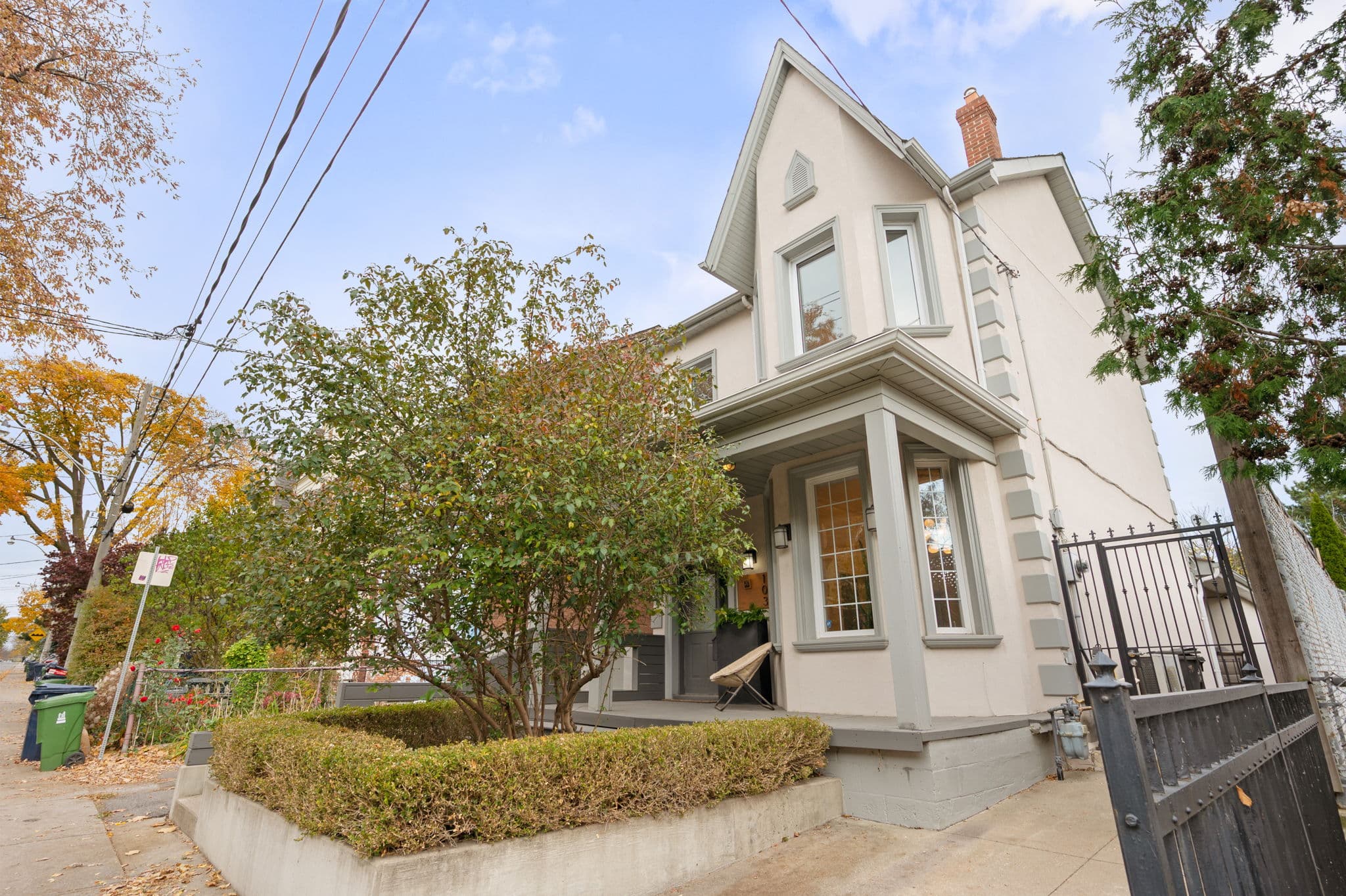 103 Manning Ave Toronto, ON M6J 2K6