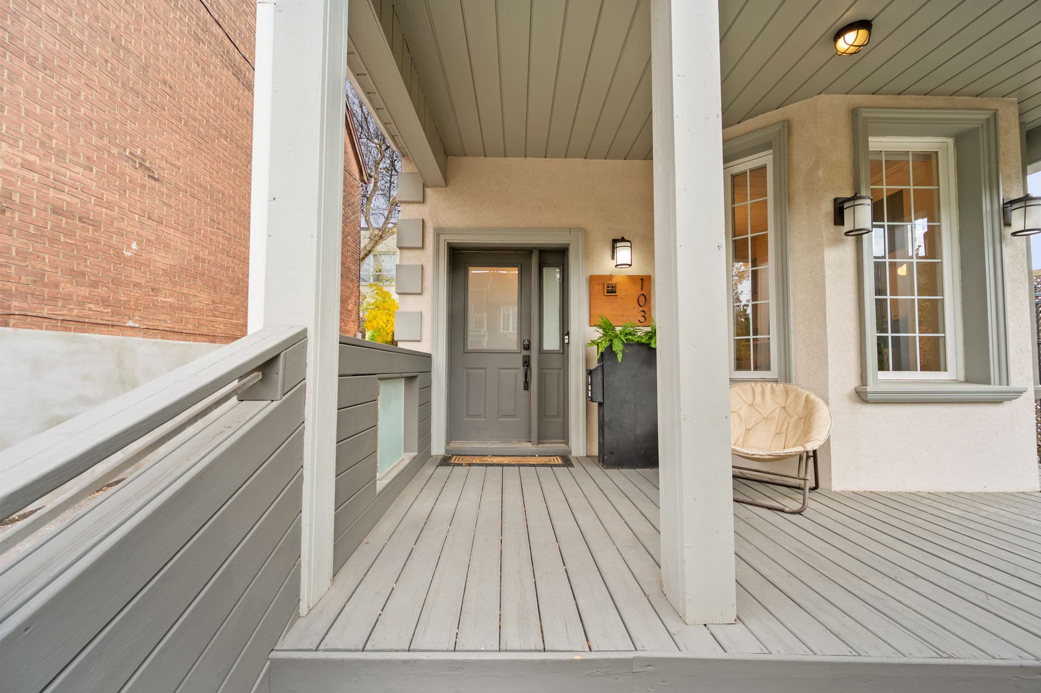 103 Manning Ave Toronto, ON M6J 2K6