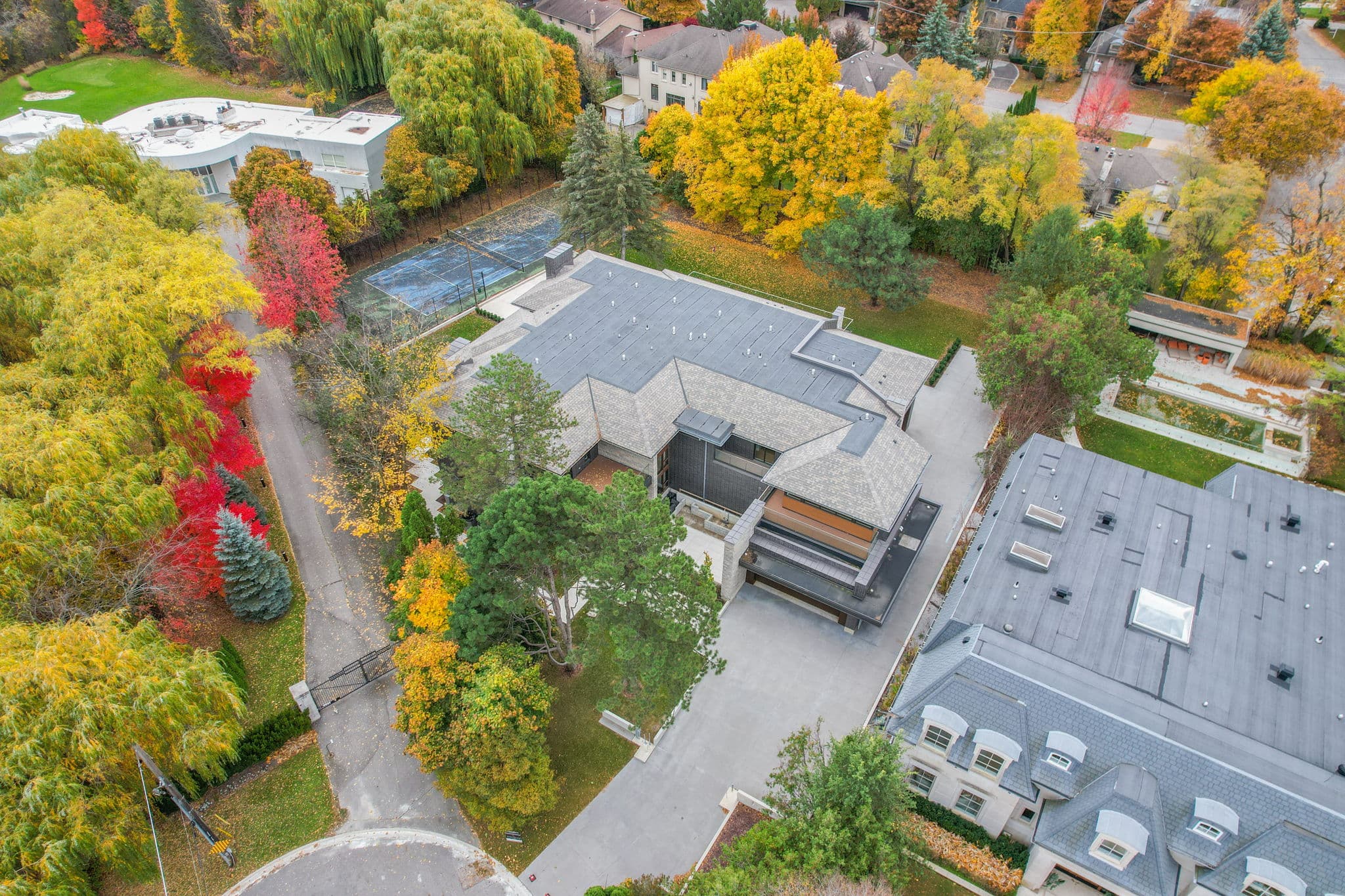 103 Old Colony Rd Toronto, ON M2L 2K3