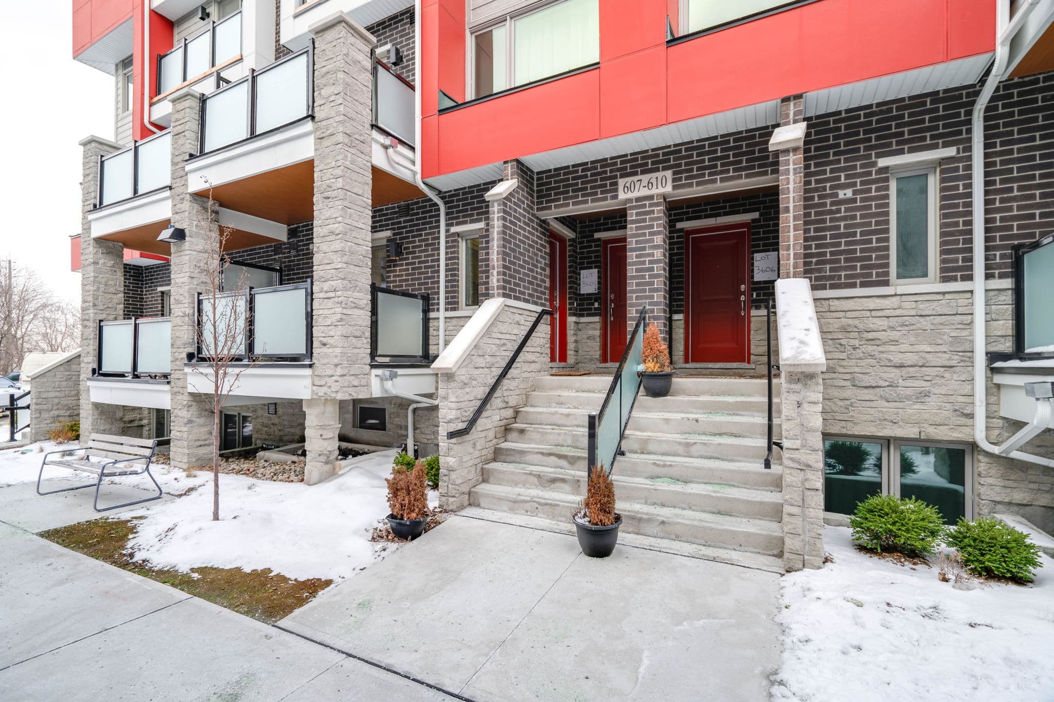 1034 Reflection Pl Unit 699 Pickering, ON L1X 2R2