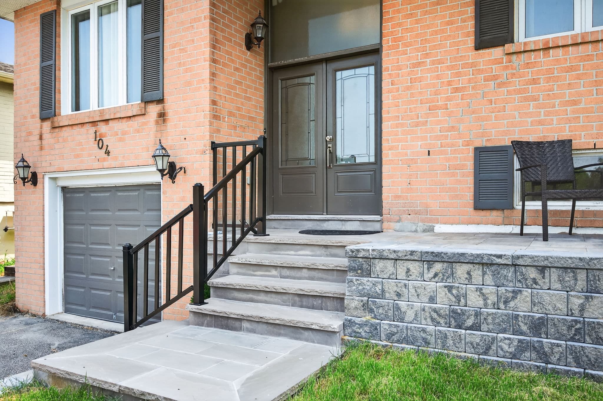 104 Armitage Dr Newmarket, ON L3Y 5L7