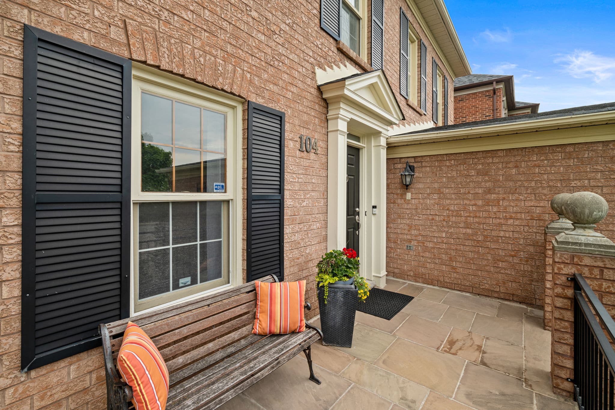 104 Regent St Richmond Hill, ON L4C 9P4