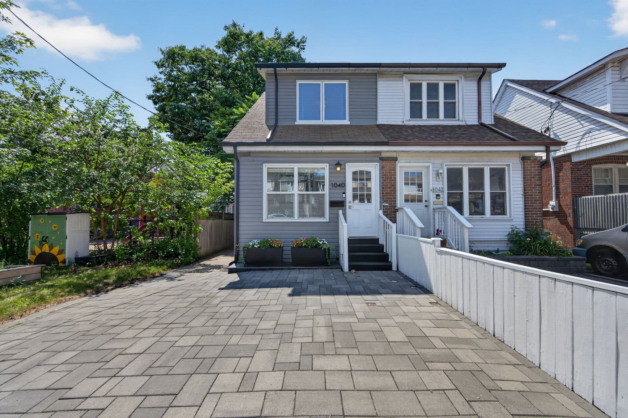 1040 Woodbine Ave Toronto, ON M4C 4C4