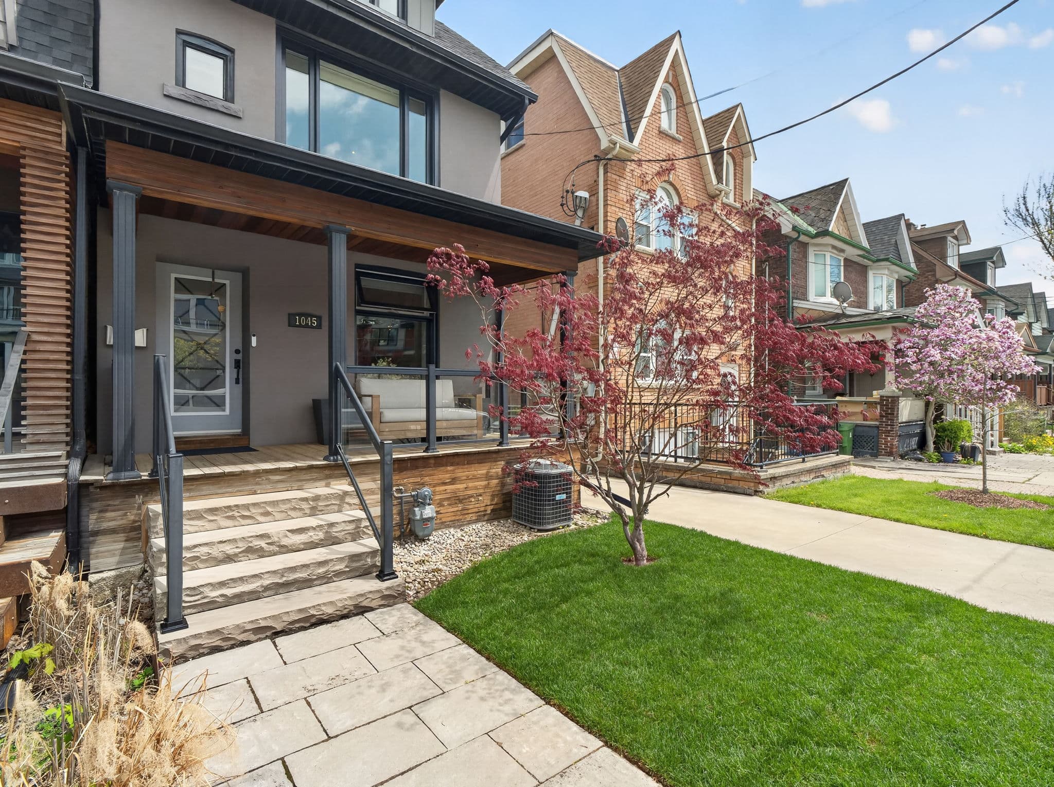 1045 Dovercourt Rd Toronto, ON M6H 2X7