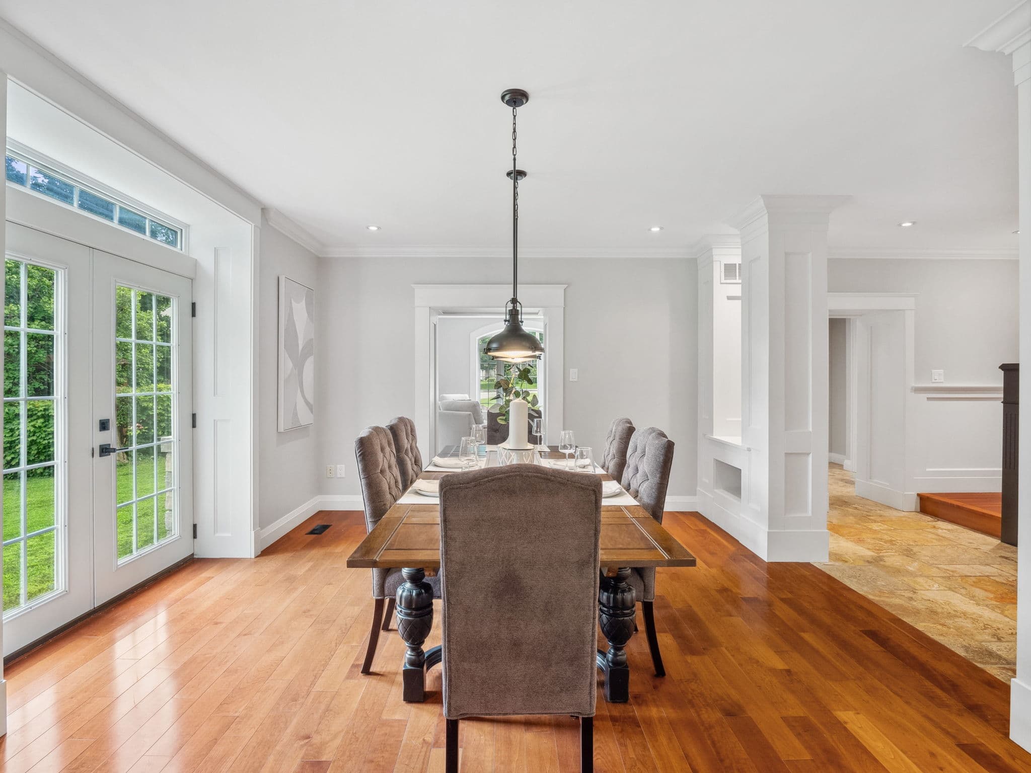 105 Duckworth St Barrie, ON L4M 3V9