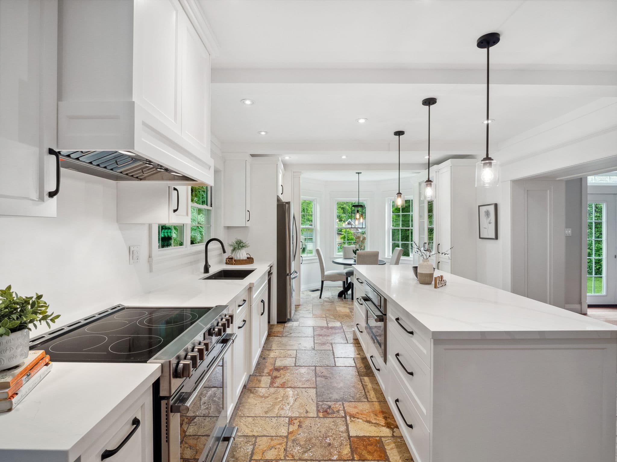 105 Duckworth St Barrie, ON L4M 3V9