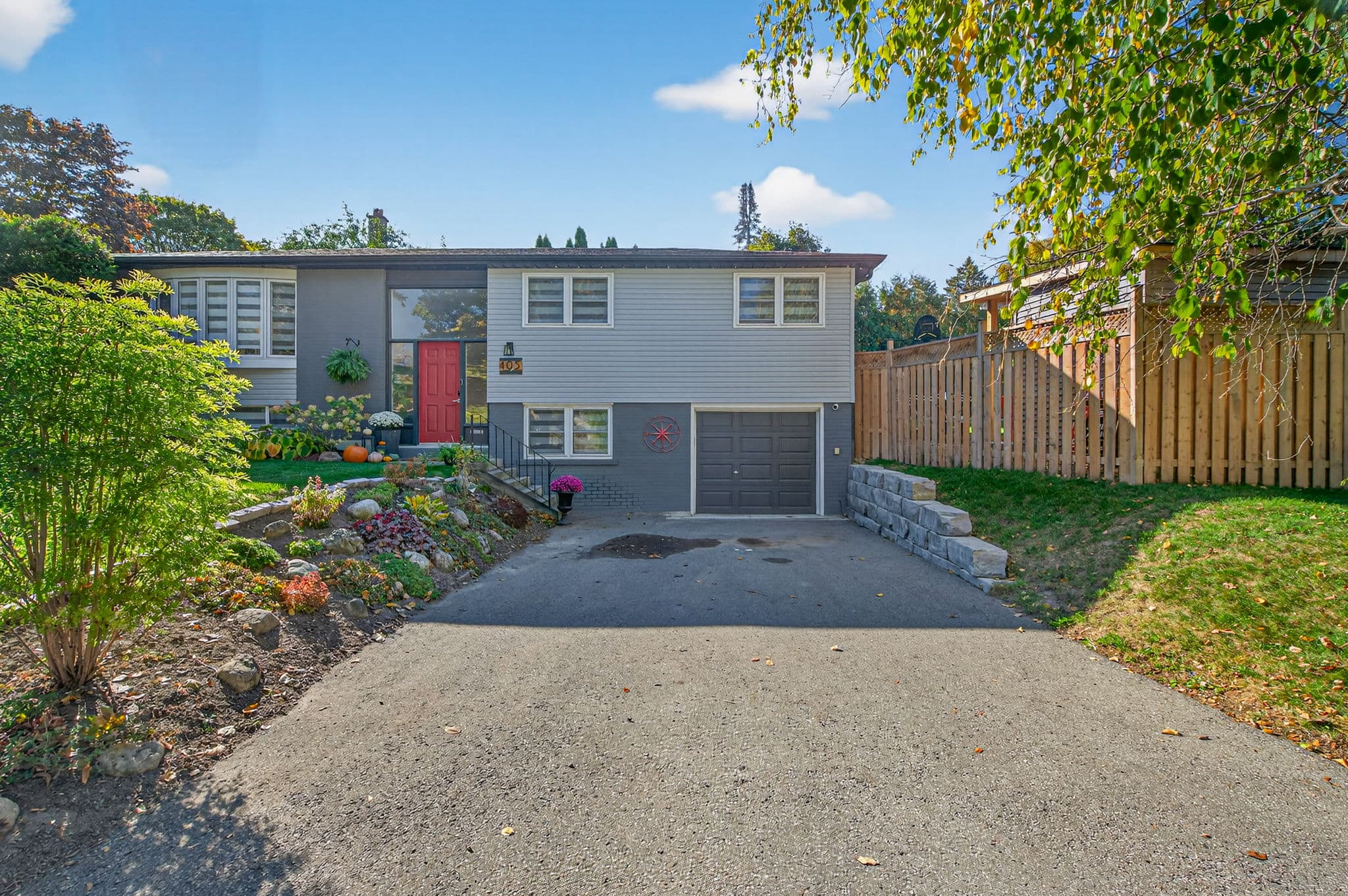 105 Orchard Heights Blvd Aurora, ON L4G 2Z8