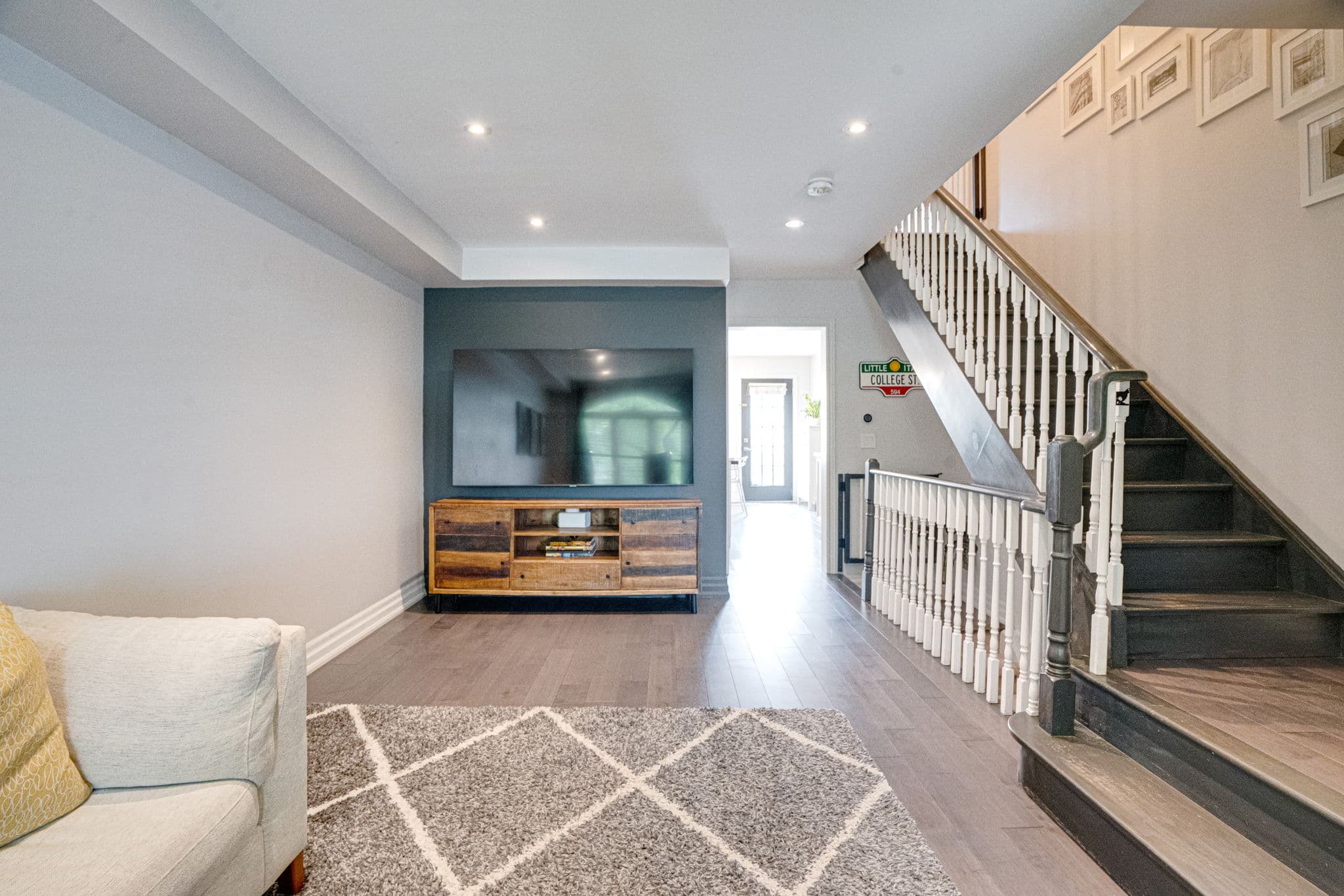 105 Turnberry Ave Toronto, ON M6N 1R2