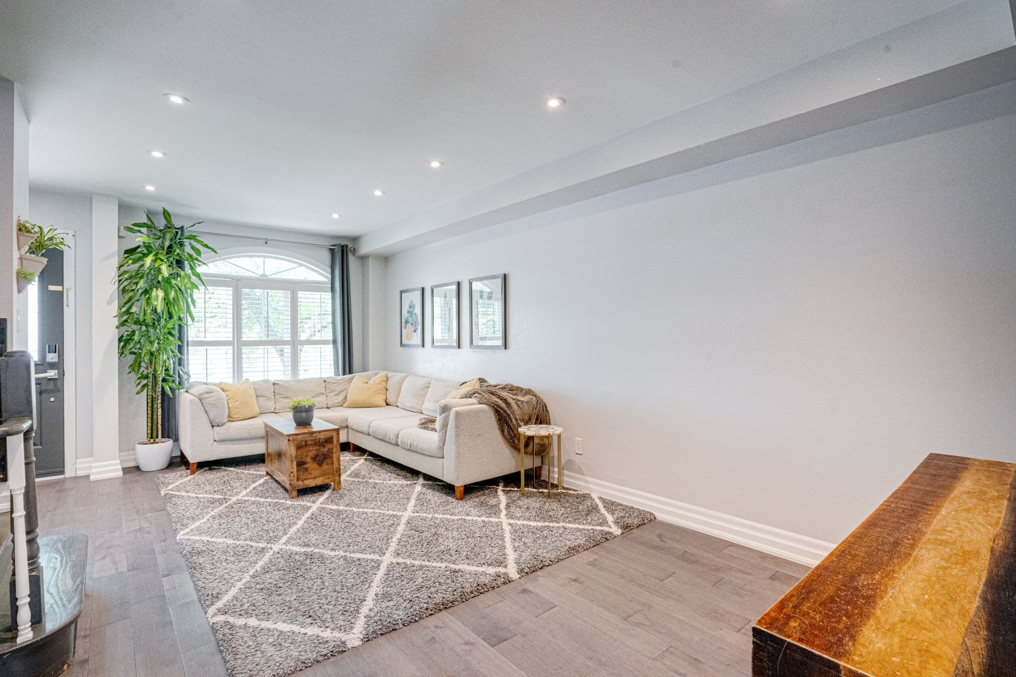 105 Turnberry Ave Toronto, ON M6N 1R2