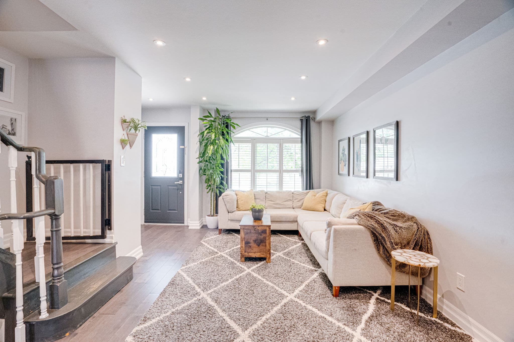 105 Turnberry Ave Toronto, ON M6N 1R2