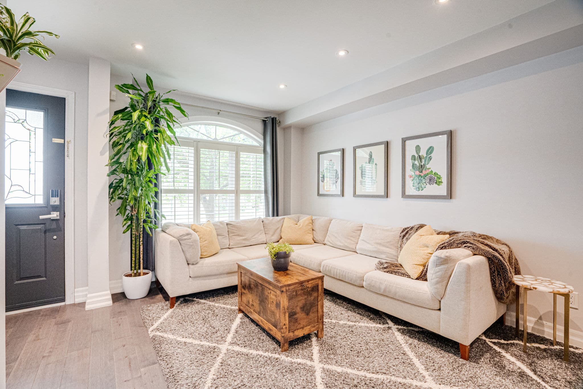 105 Turnberry Ave Toronto, ON M6N 1R2