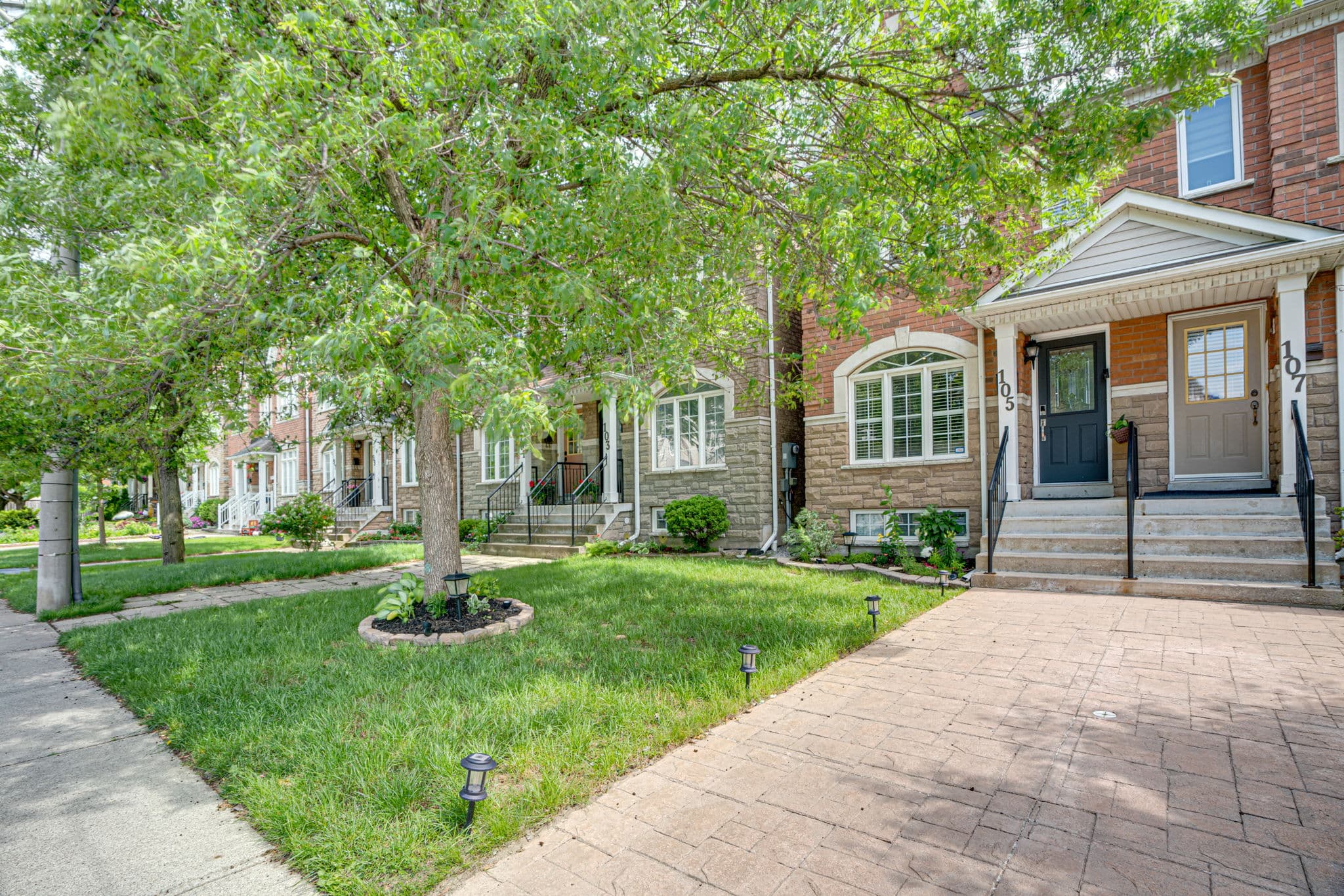 105 Turnberry Ave Toronto, ON M6N 1R2