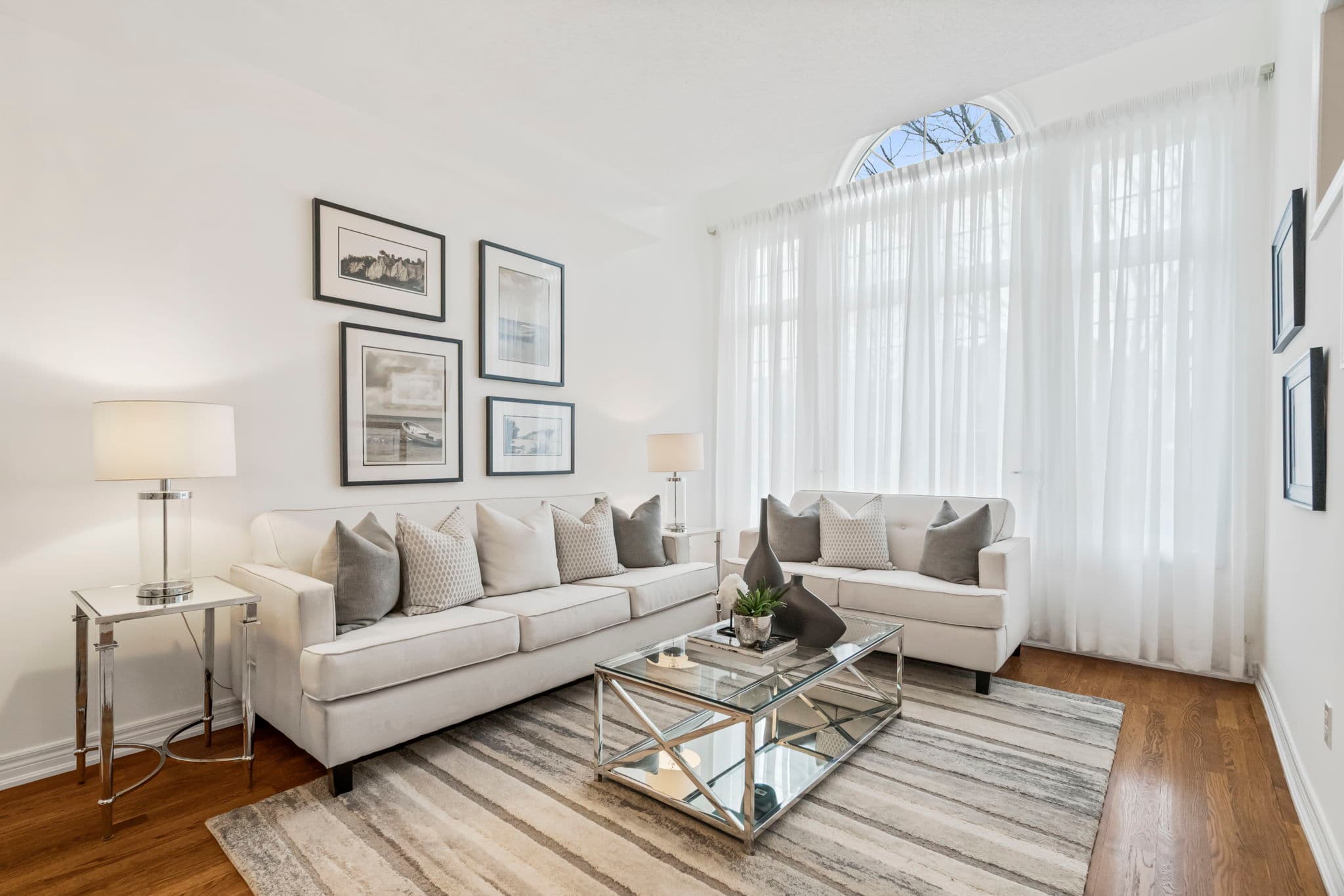 106 Fermar Dr Maple, ON L6A 3E1