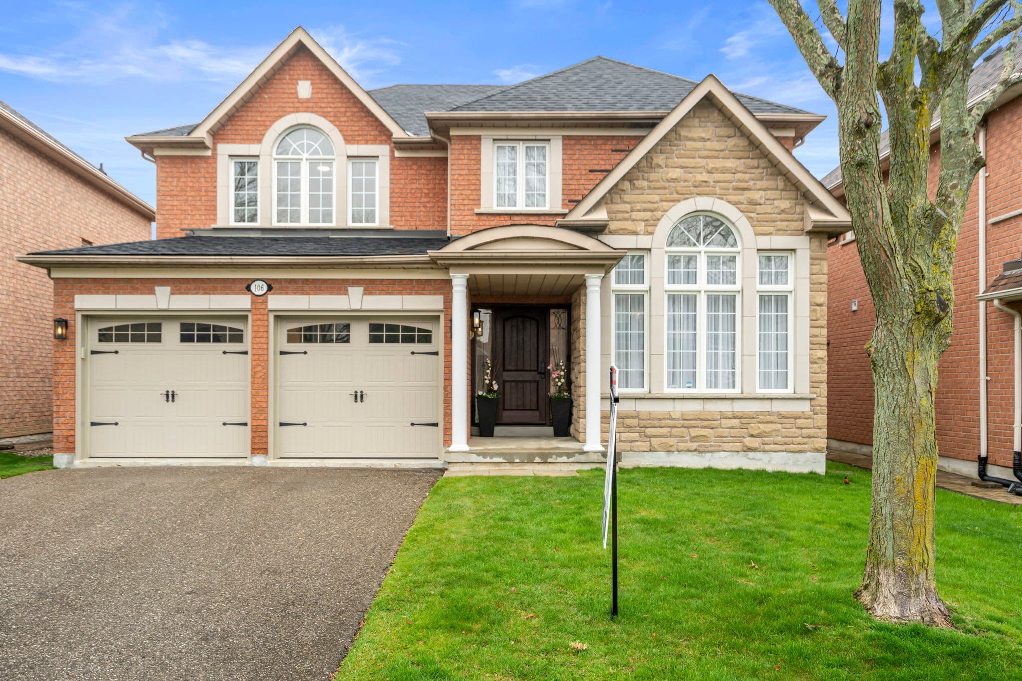 106 Fermar Dr Maple, ON L6A 3E1