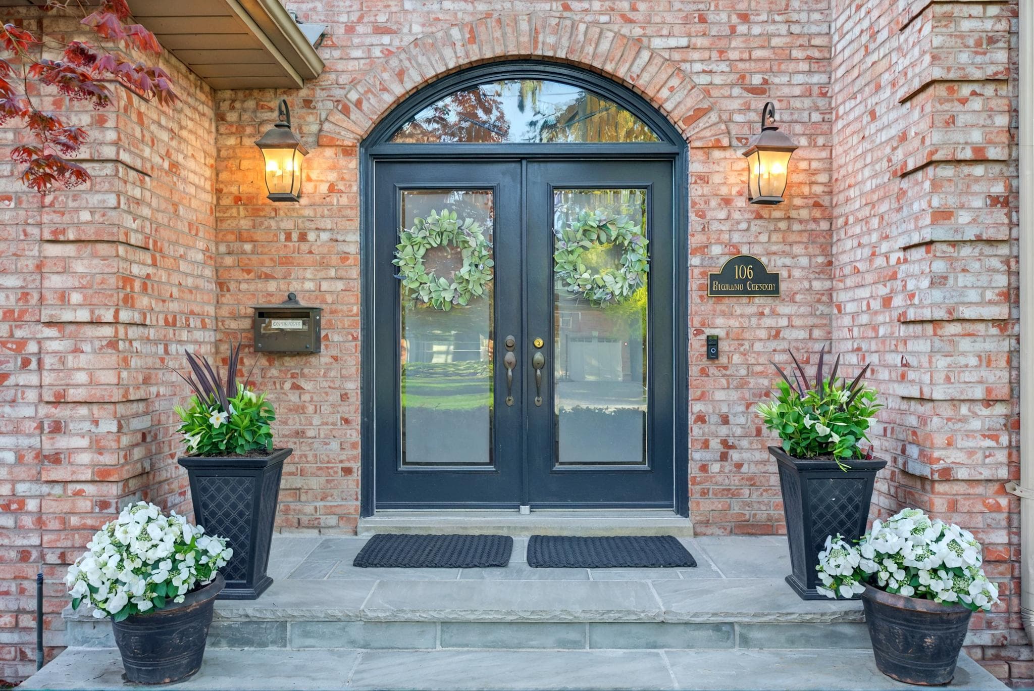 106 Highland Crescent Toronto, ON M2L 1H1