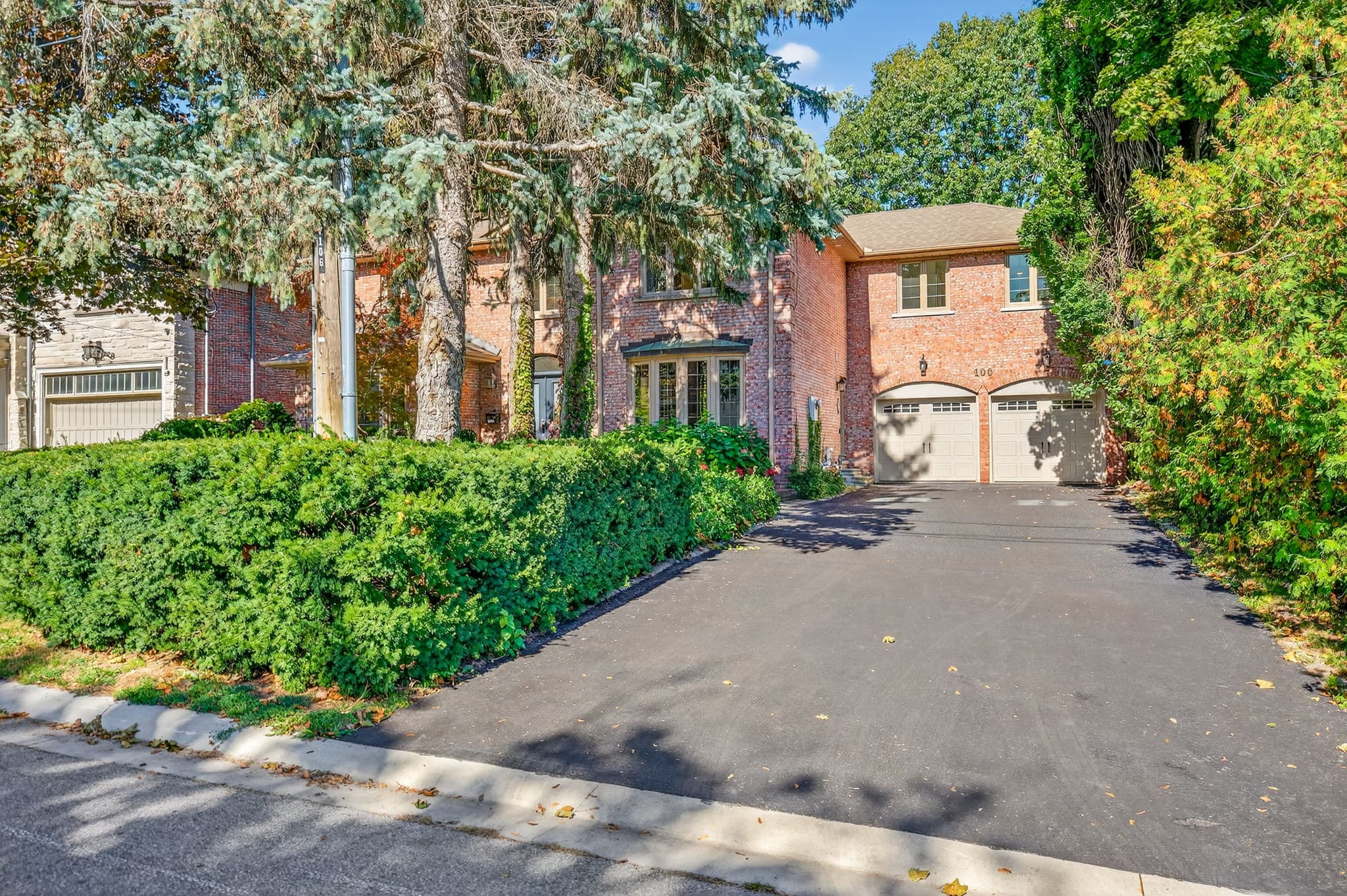 106 Highland Crescent Toronto, ON M2L 1H1