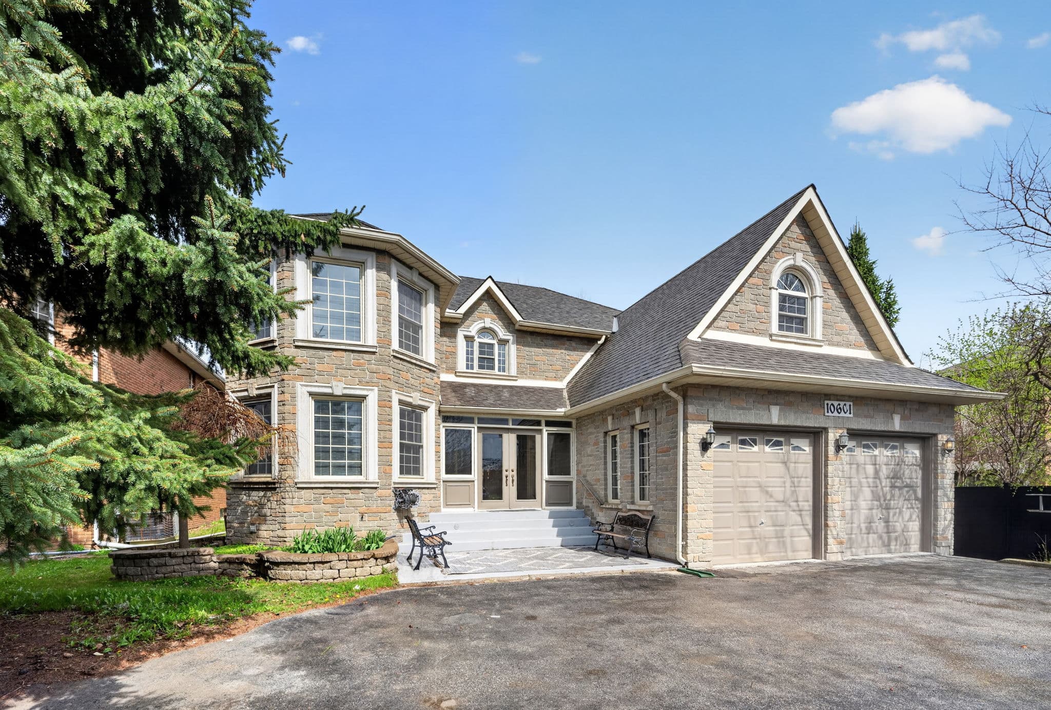 10601 Bathurst St Richmond Hill, ON L4C 7V8