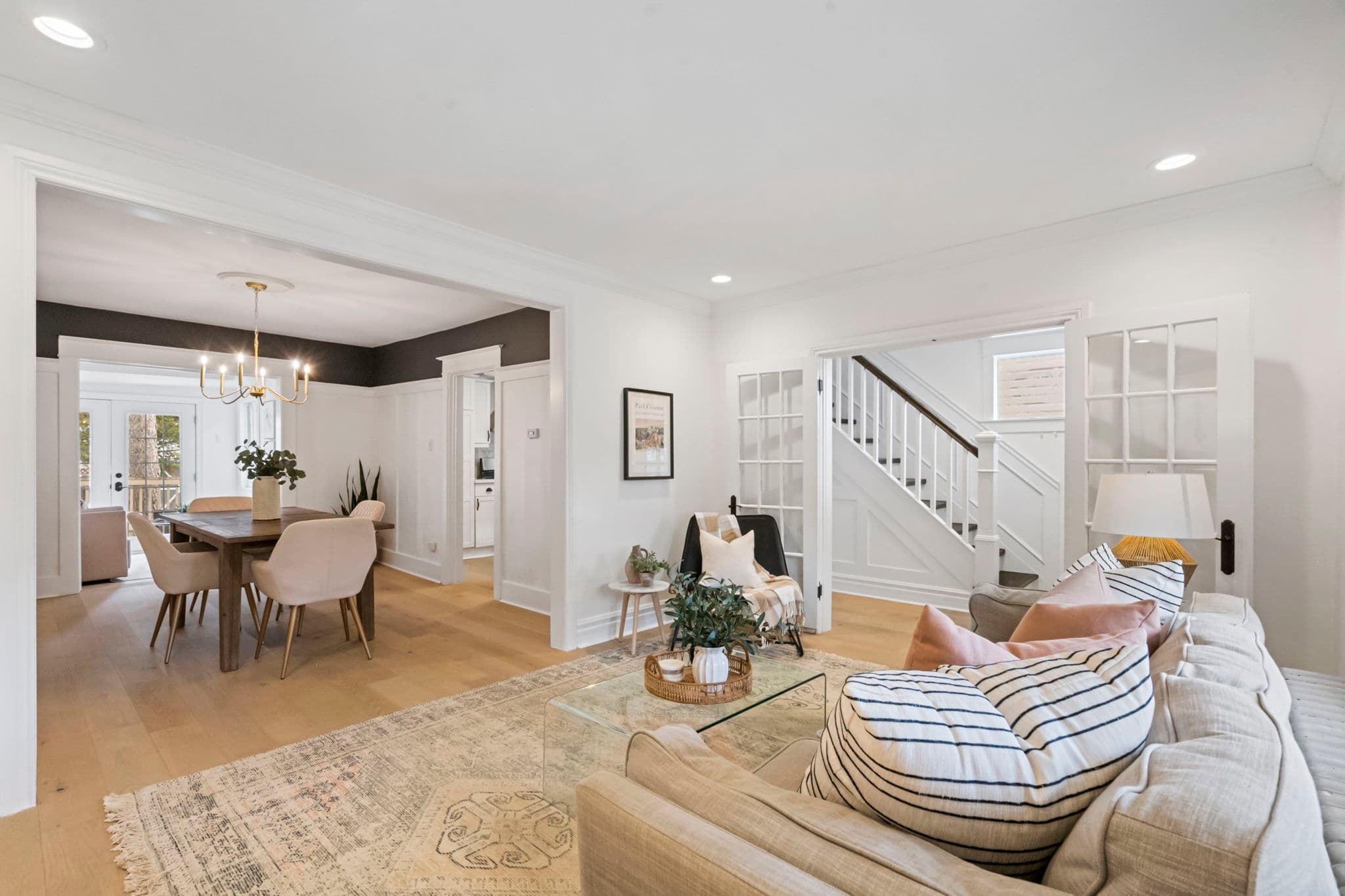 107 Eastwood Ave Toronto, ON M1N 3H4