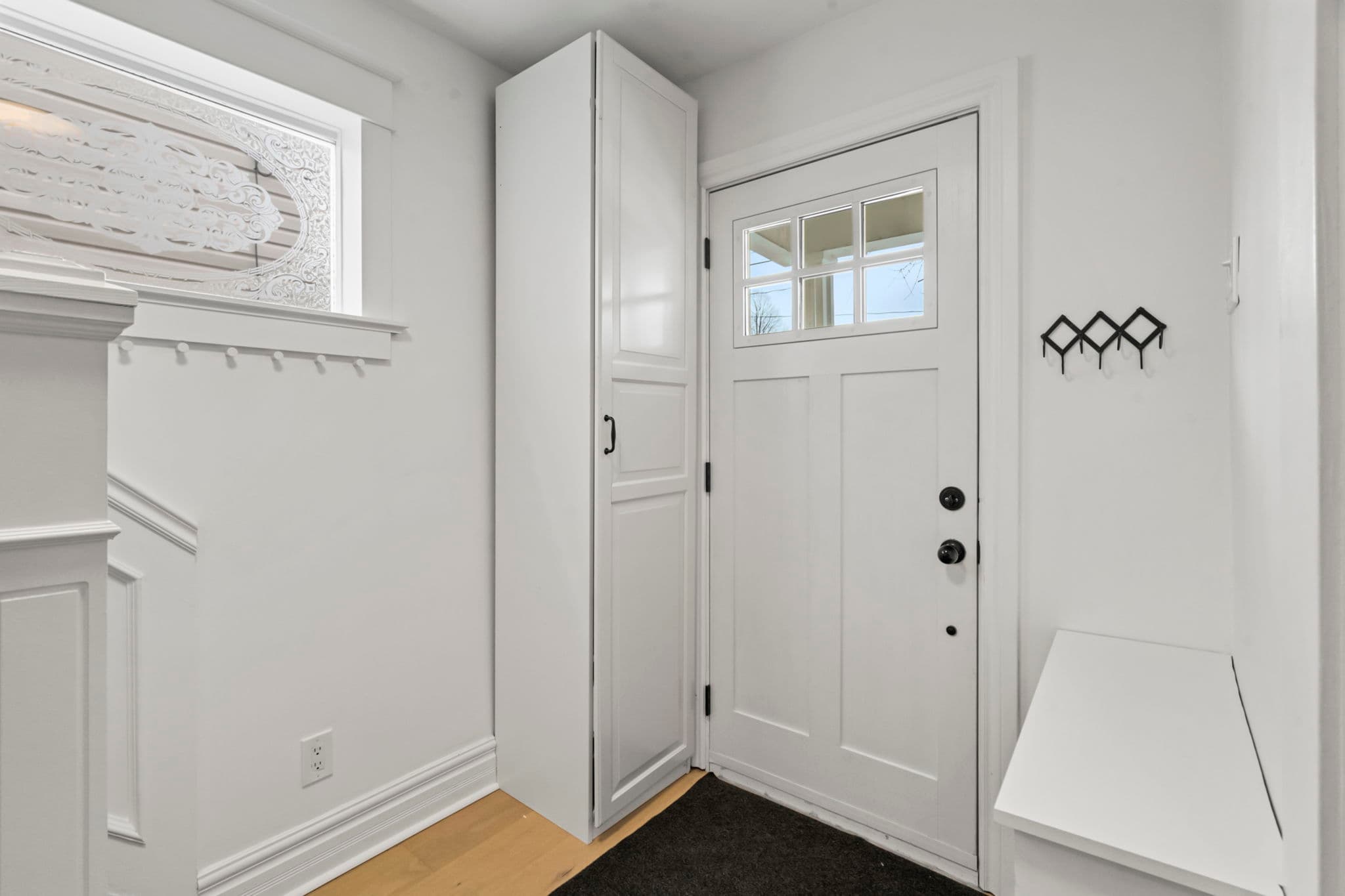 107 Eastwood Ave Toronto, ON M1N 3H4