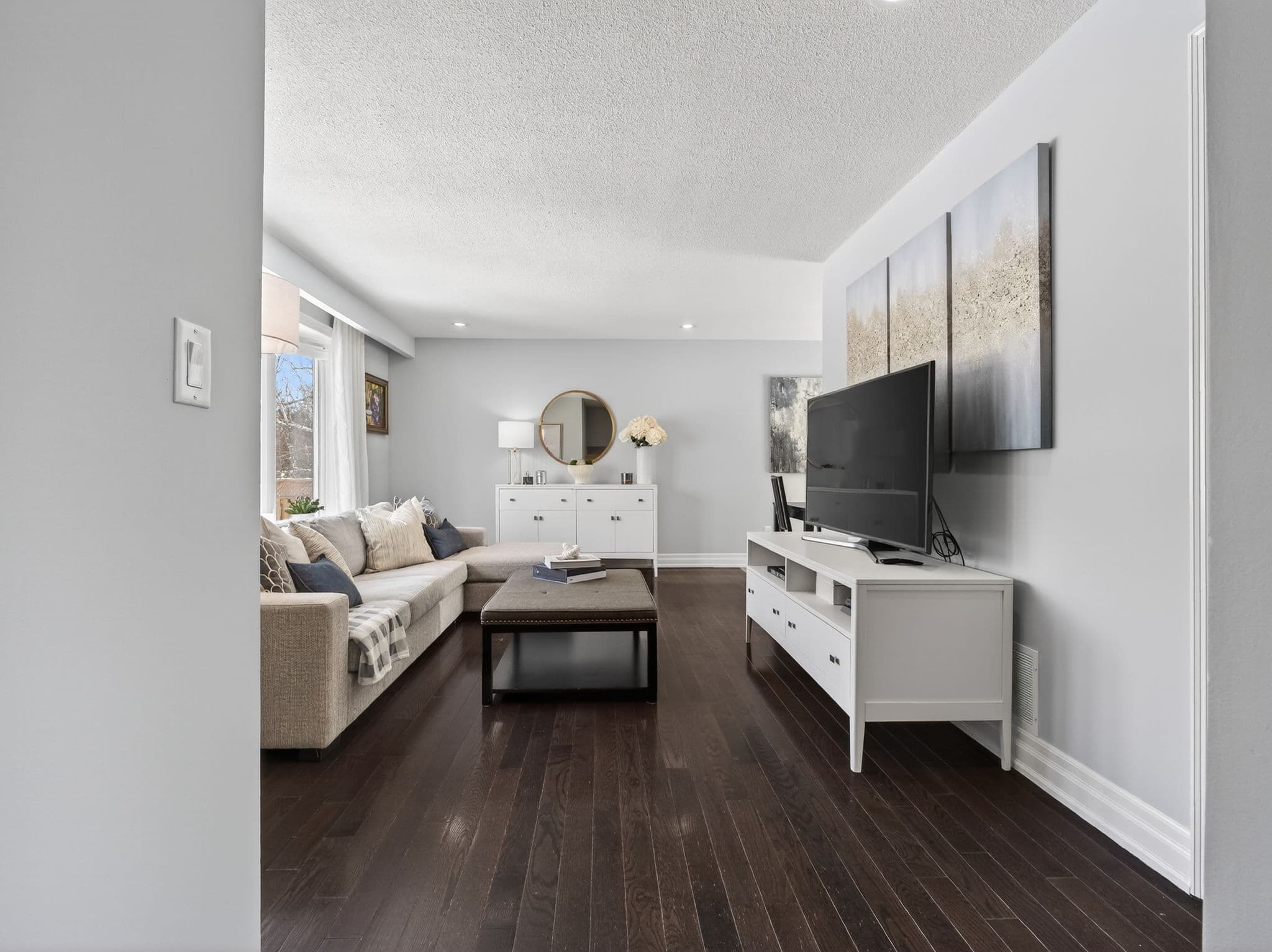 107 Orchard Heights Blvd Aurora, ON L4G 2Z8