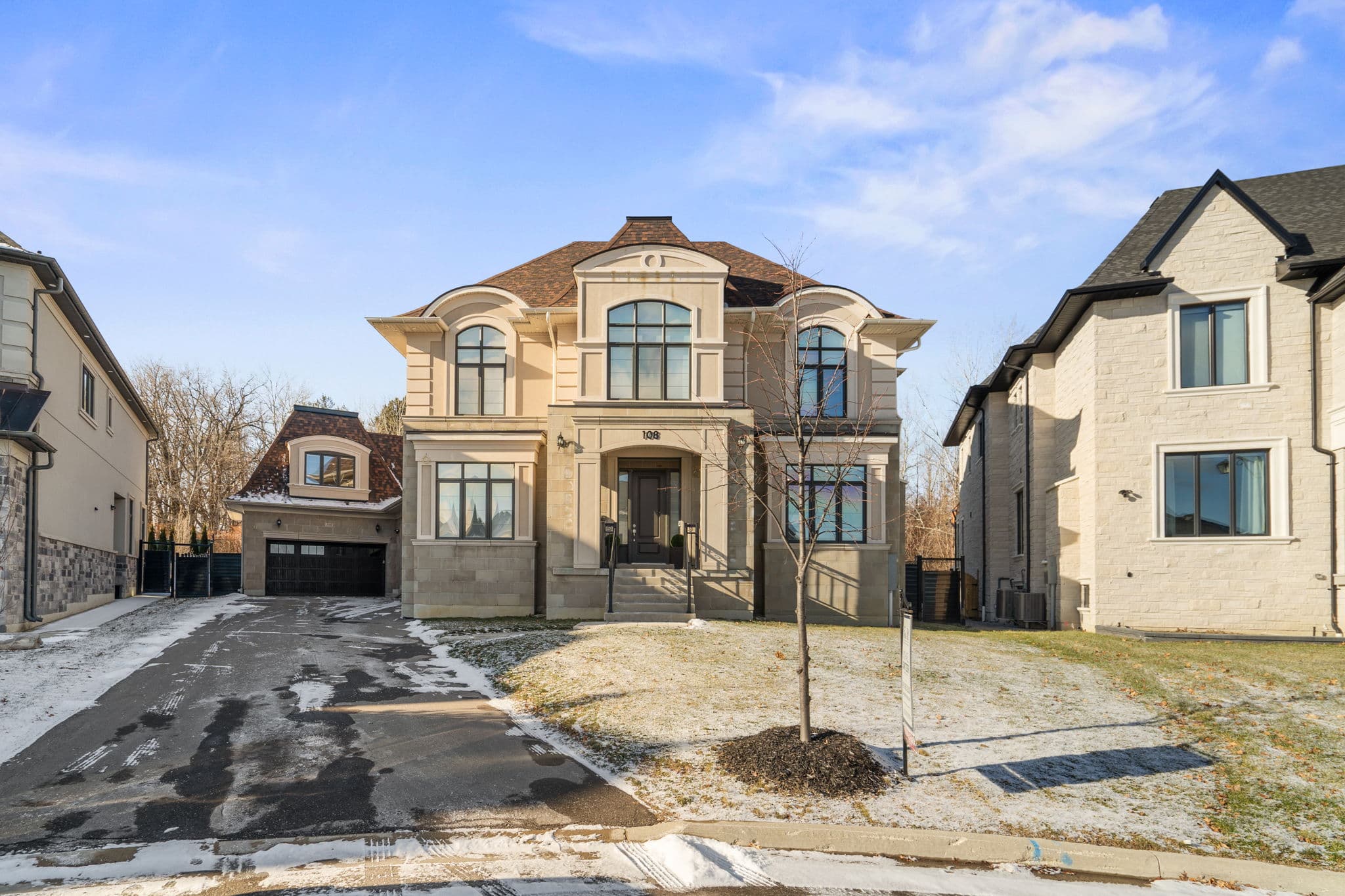 108 Lady Jessica Dr Vaughan, ON L6A 4Z7