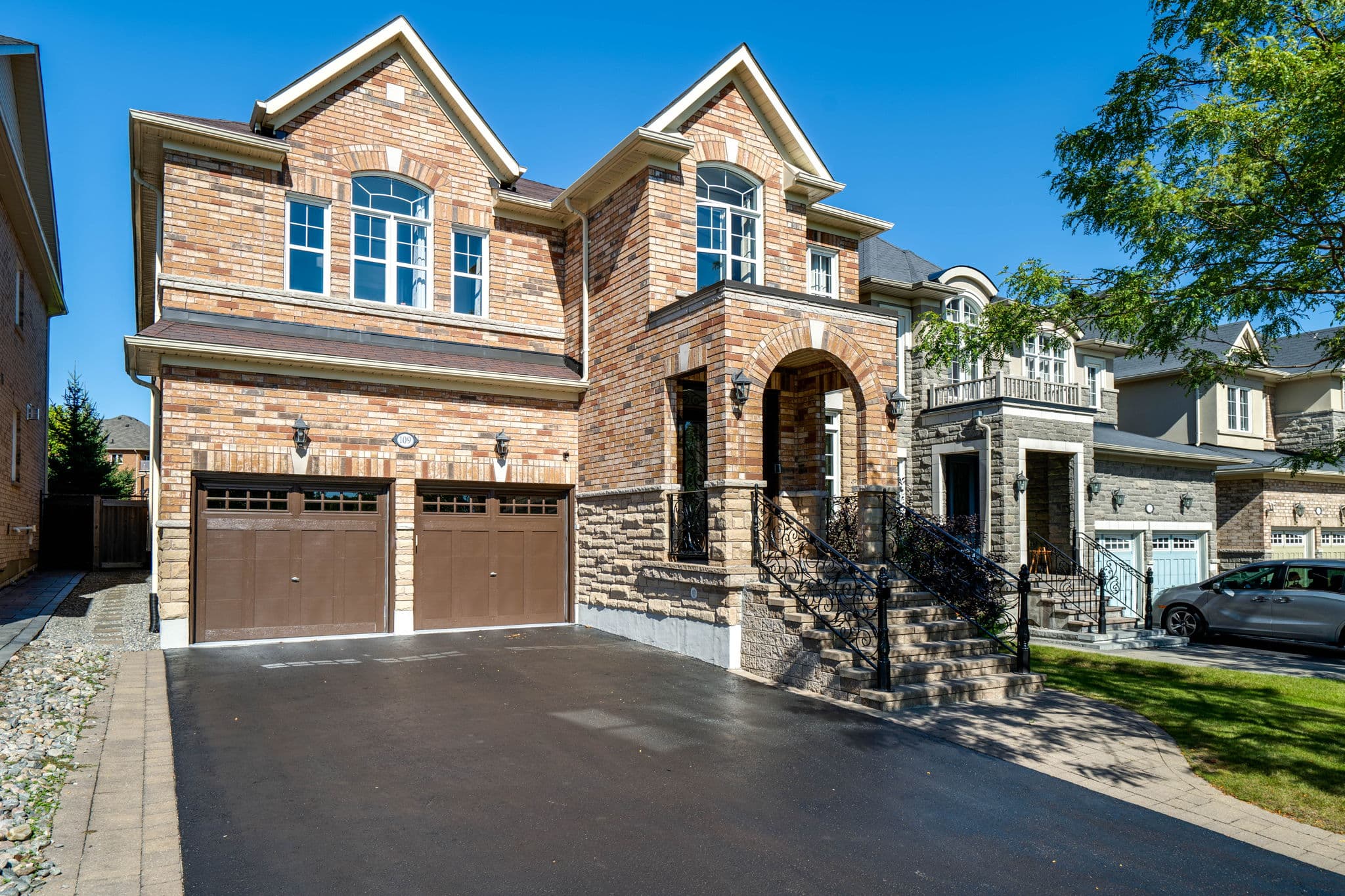 109 Heintzman Cres Vaughan, ON L6A 4T1