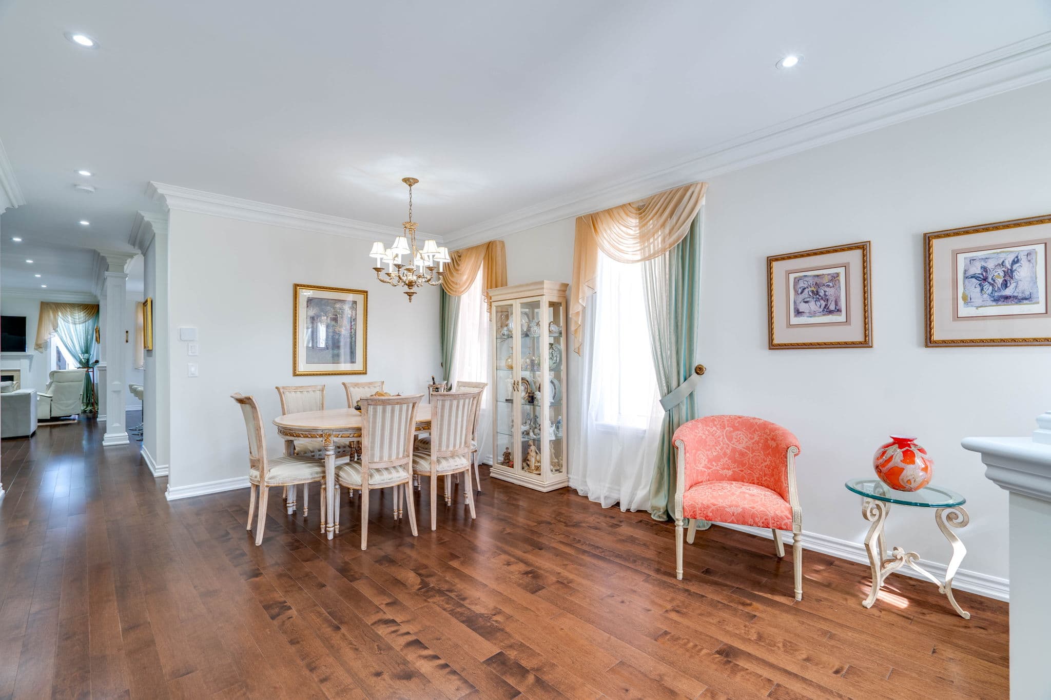 109 Heintzman Cres Vaughan, ON L6A 4T1