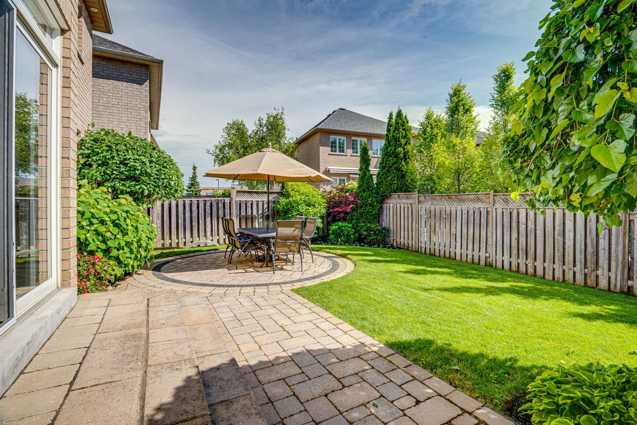 109 Sandwood Dr Vaughan, ON L4J 8W4