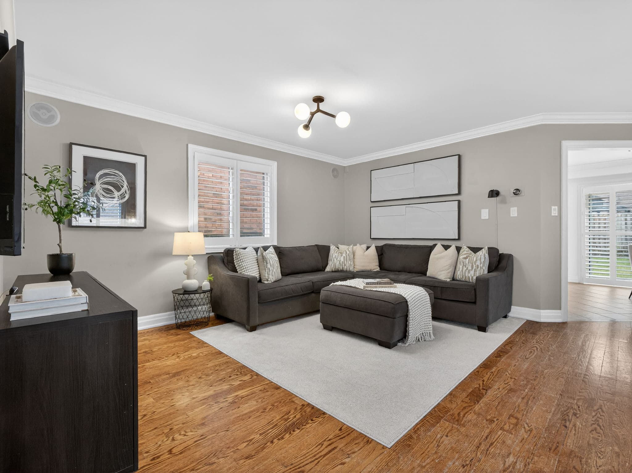 11 Bestview Crescent Vaughan, ON L6A 3S8