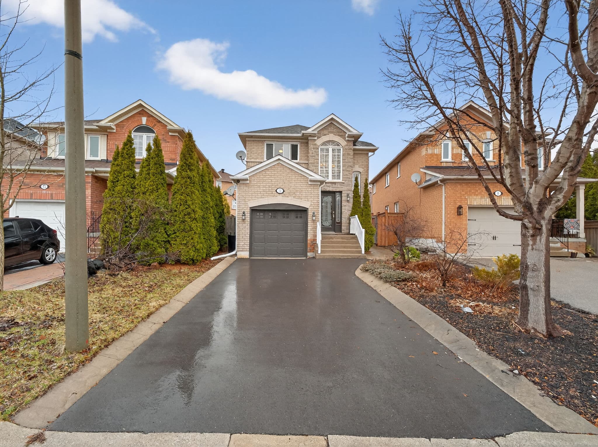 11 Bestview Crescent Vaughan, ON L6A 3S8