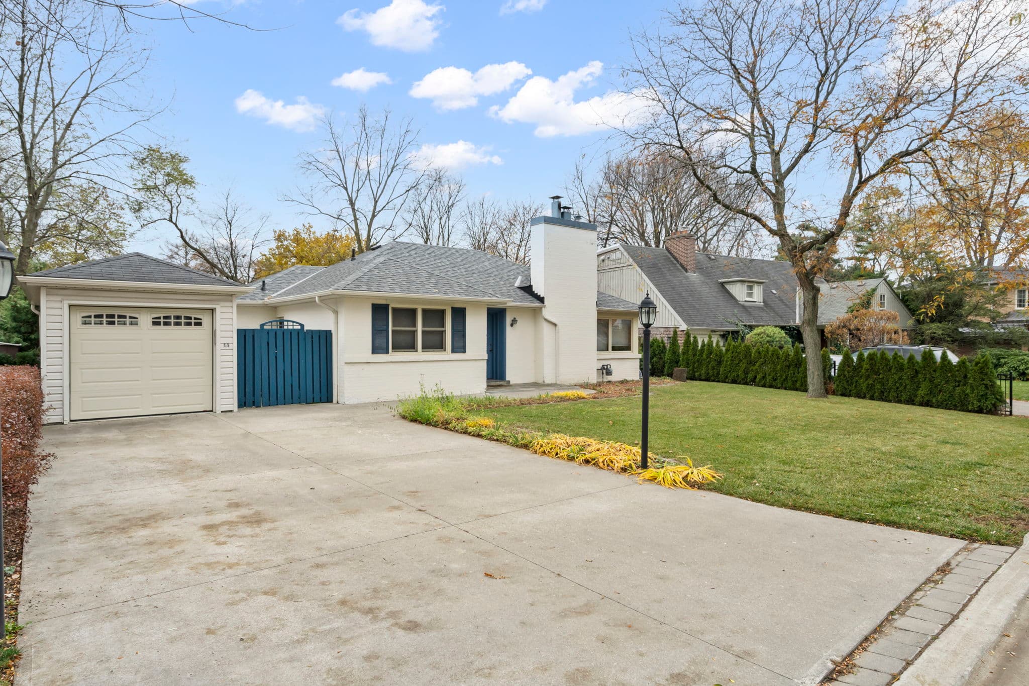 11 Don Ridge Drive Toronto, ON M2P 1H3