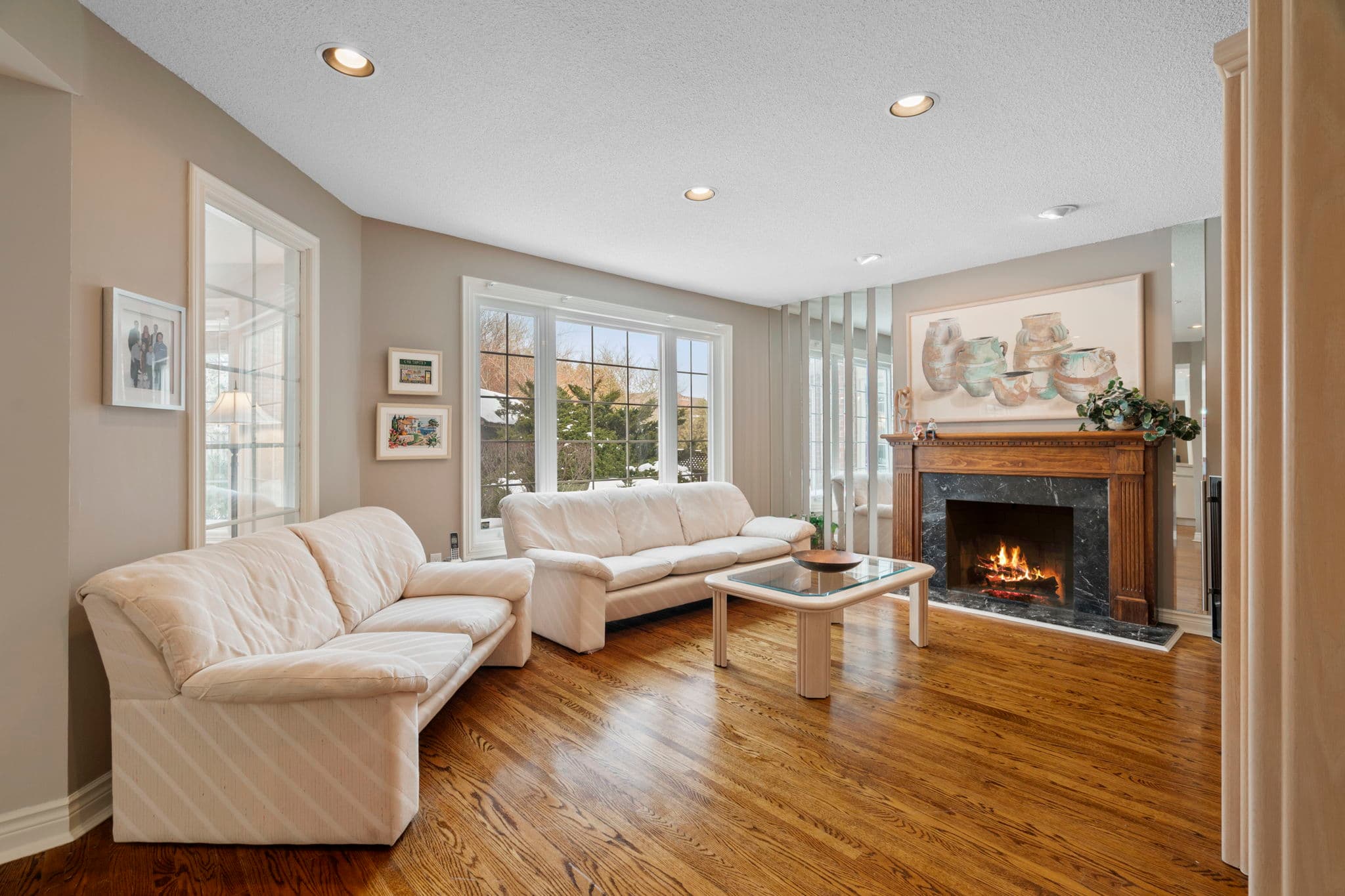 11 Glenarden Crescent Richmond Hill, ON L4B 2G3