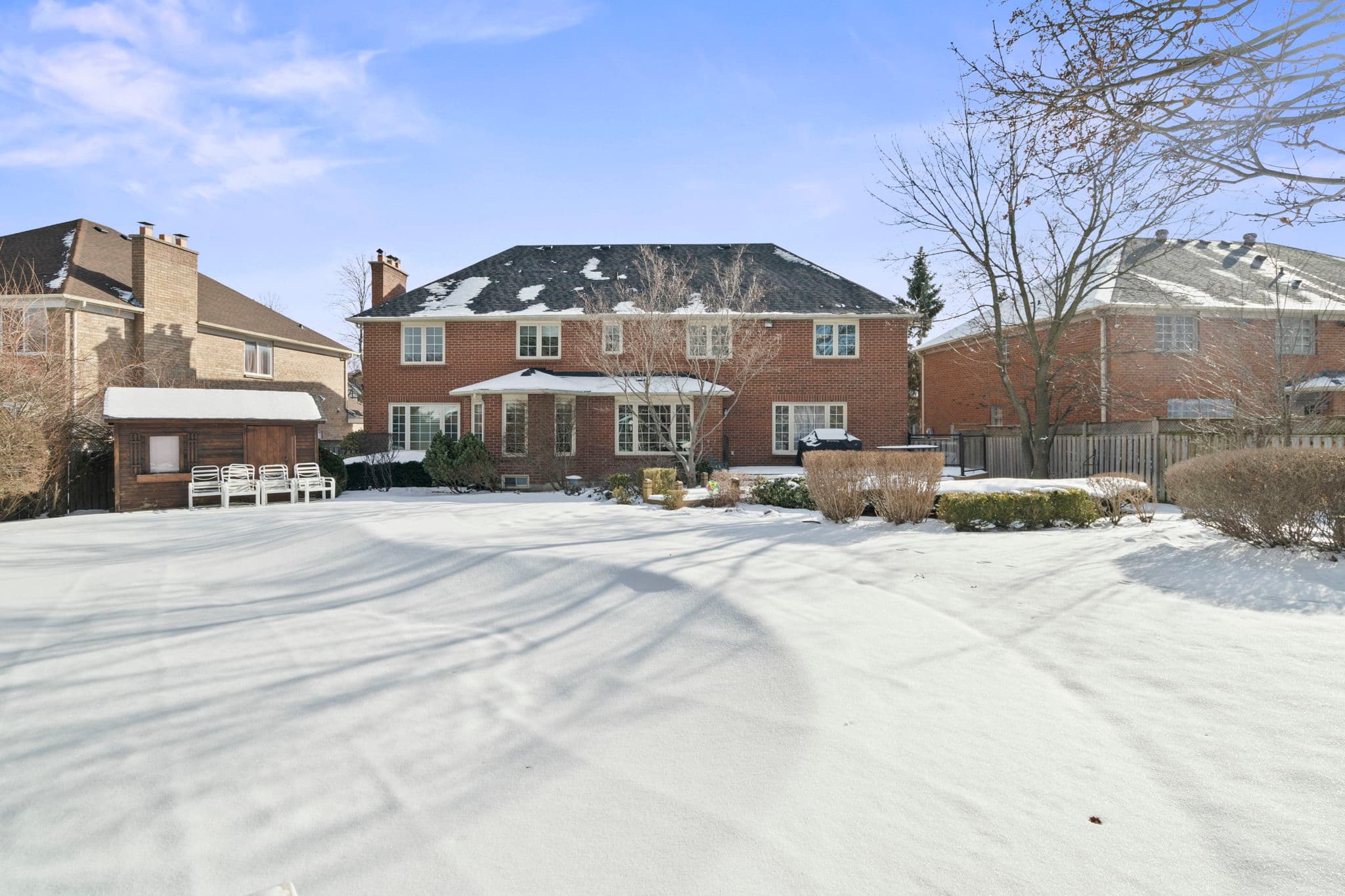 11 Glenarden Crescent Richmond Hill, ON L4B 2G3
