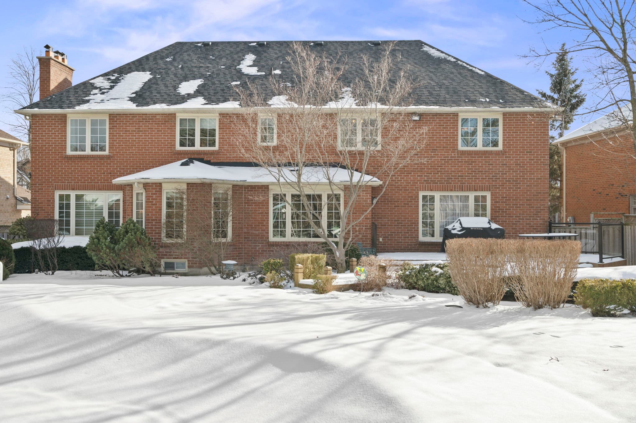 11 Glenarden Crescent Richmond Hill, ON L4B 2G3