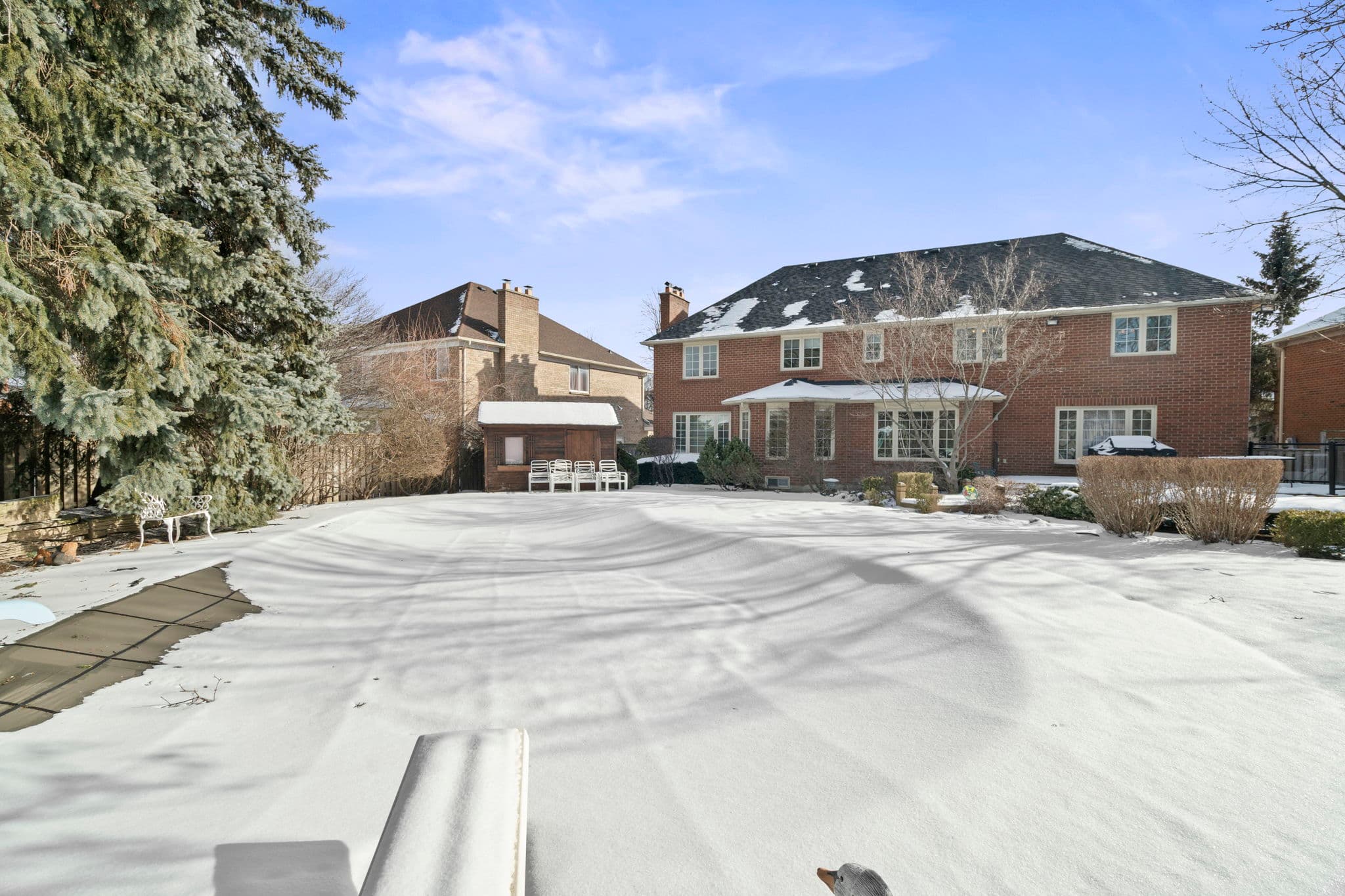 11 Glenarden Crescent Richmond Hill, ON L4B 2G3