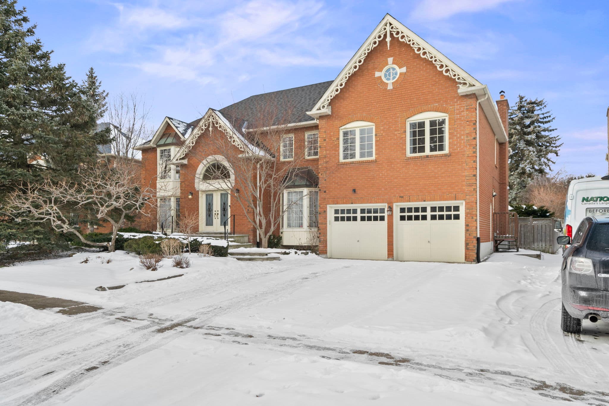 11 Glenarden Crescent Richmond Hill, ON L4B 2G3