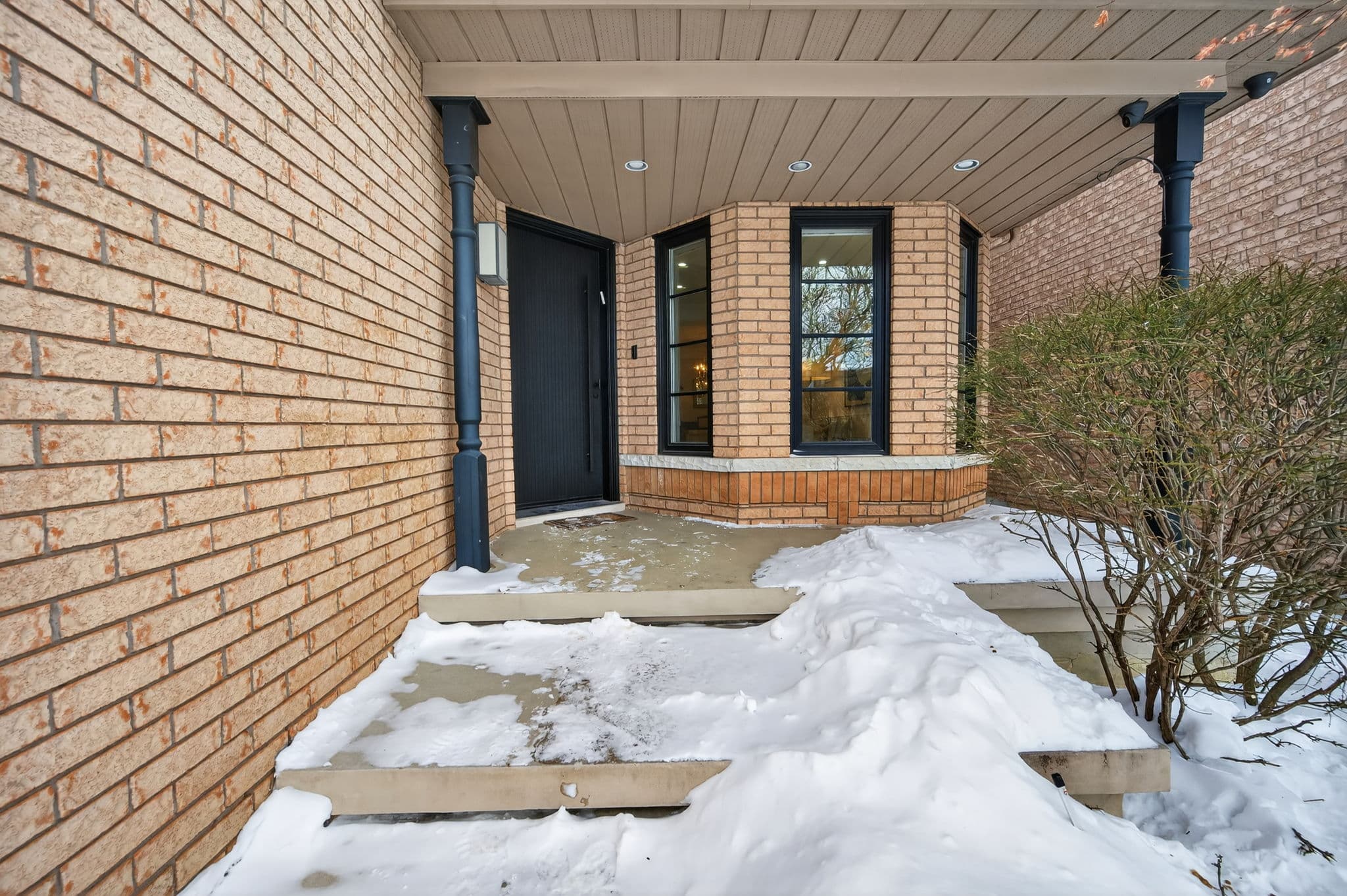 11 Malka Gate Vaughan, ON L4J 8H4