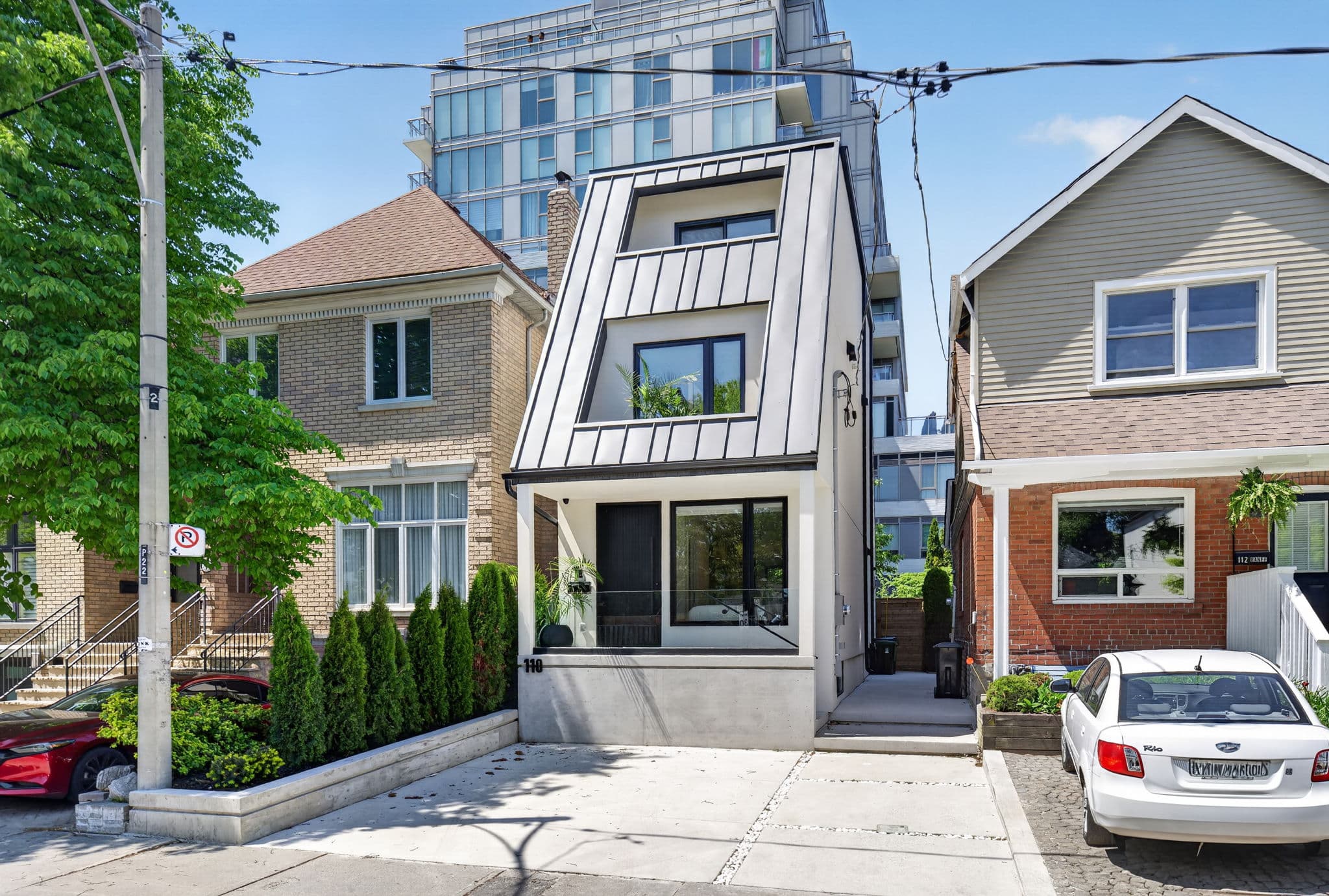110 Banff Rd Toronto, ON M4P 2P5