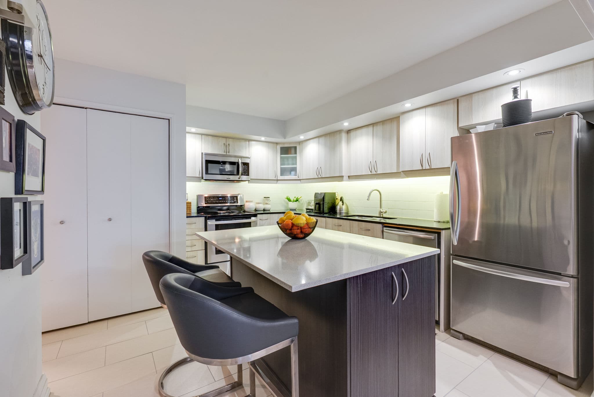 110 Bloor St W Suite 602 Toronto, ON M5S 2W7