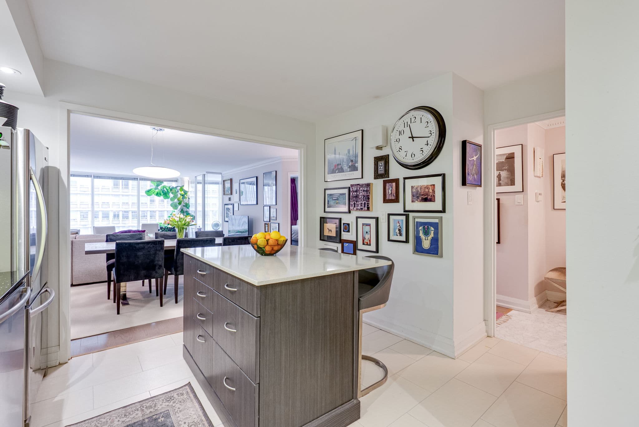 110 Bloor St W Suite 602 Toronto, ON M5S 2W7