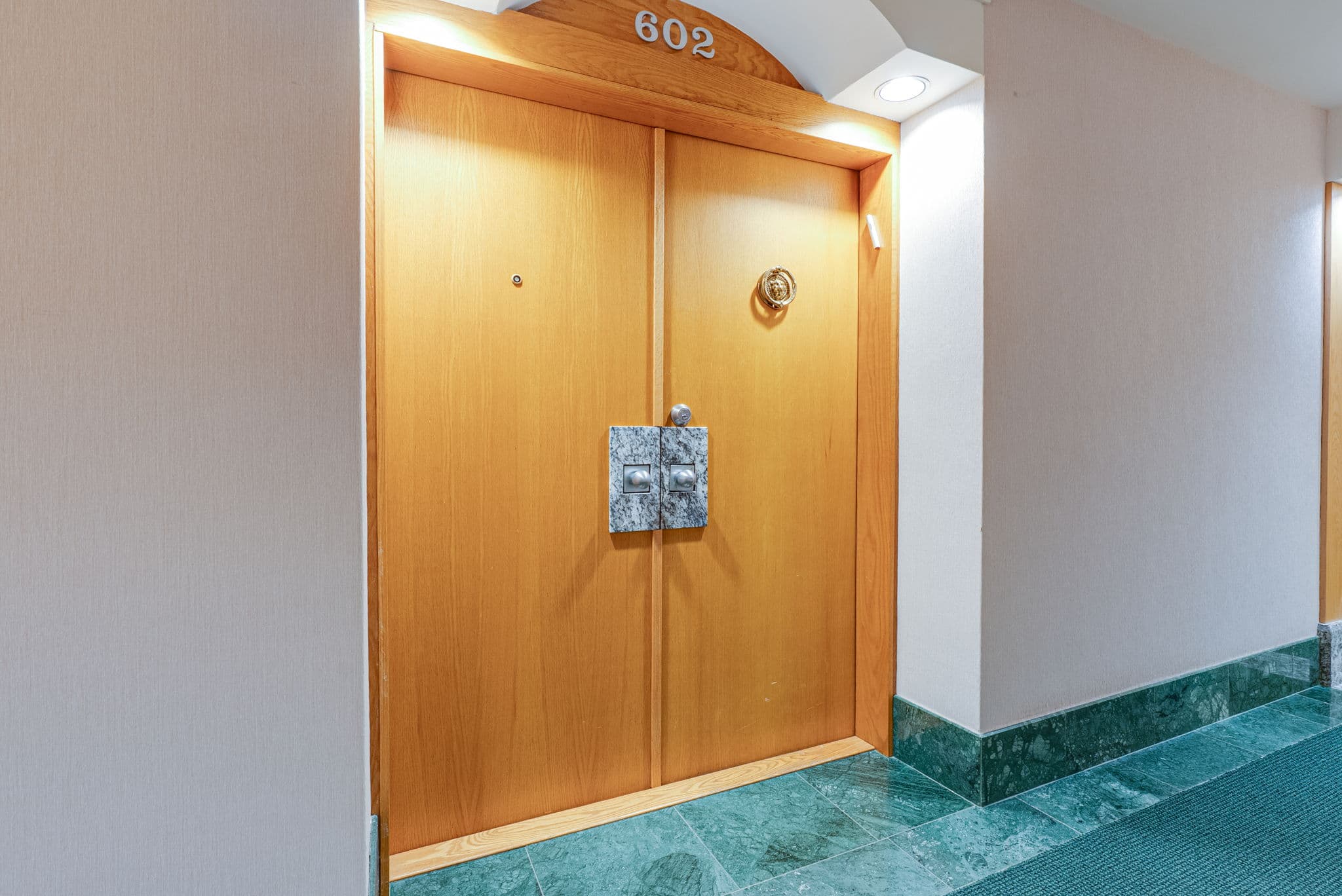 110 Bloor St W Suite 602 Toronto, ON M5S 2W7