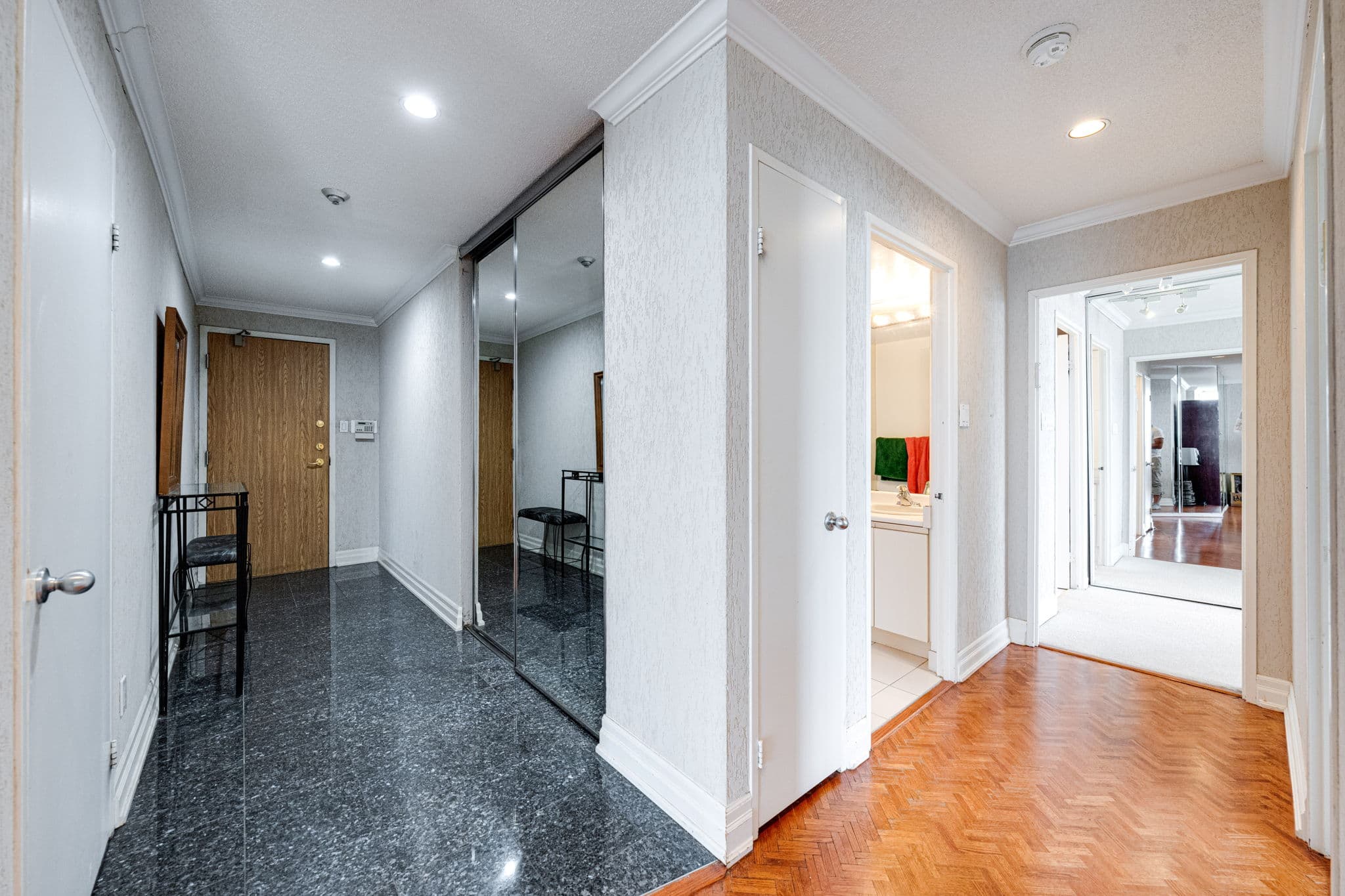 1101 Steeles Ave W PH-103 Toronto, ON M2R 3W5