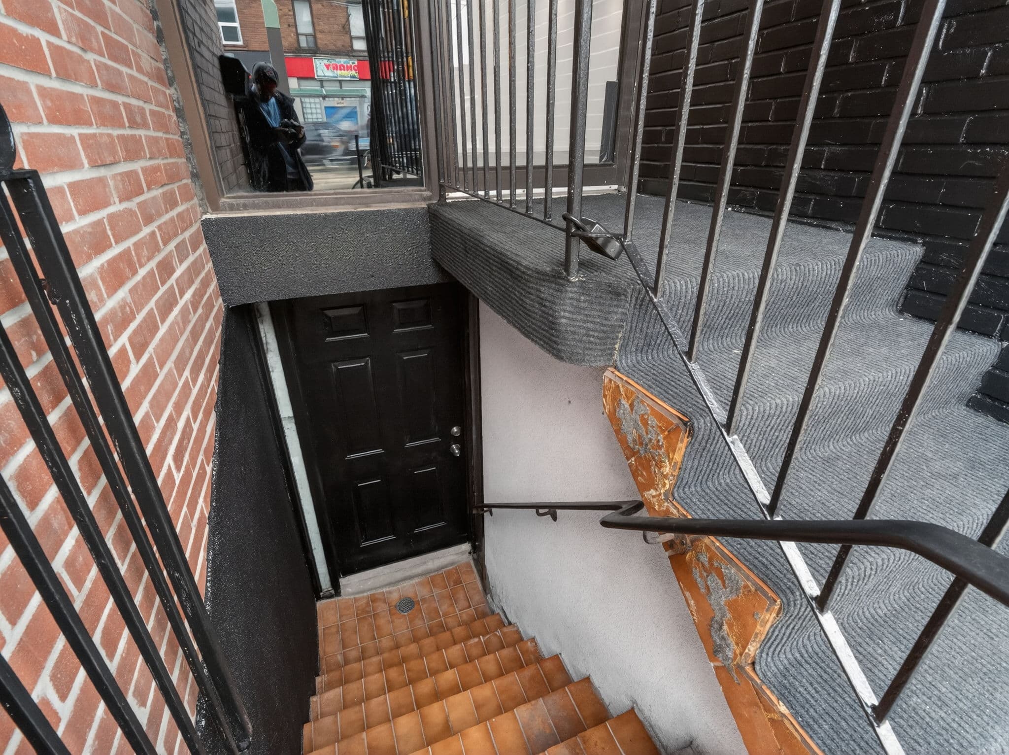1111 College St Toronto, ON M6H 1B4