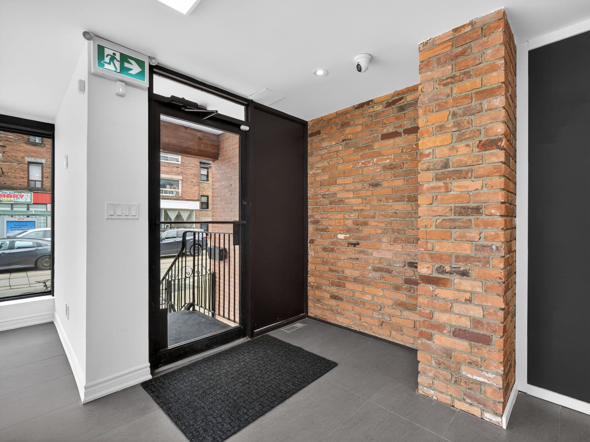 1111 College St Toronto, ON M6H 1B4