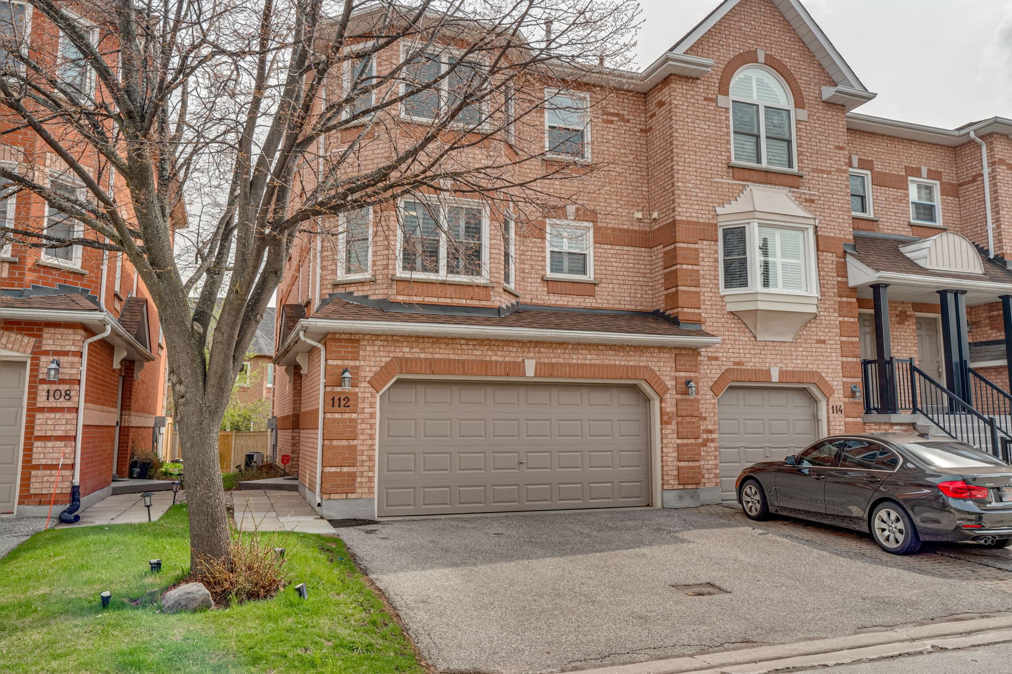112 Leah Crescent Vaughan, ON L4J 8C3